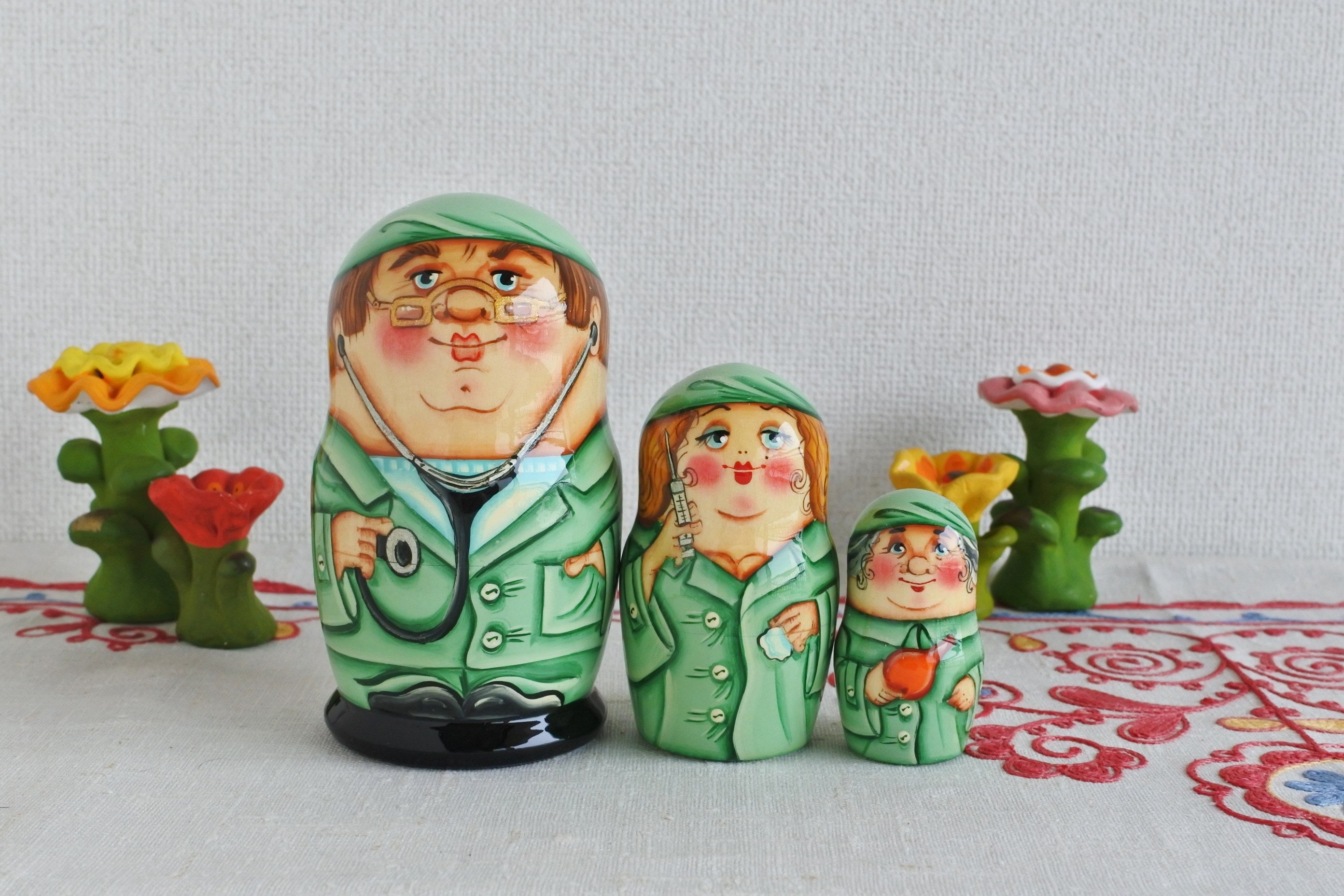 マトリョーシカ ドクター 3ピース ナース 医療従事者 ロシア民芸品
