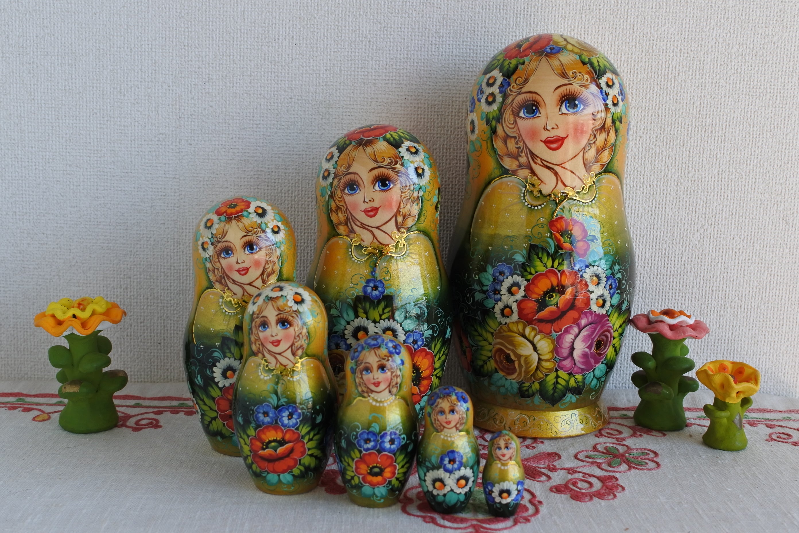 ナターリャ・ベルシーニナのマトリョーシカ ブーケ 7ピース ゴールド