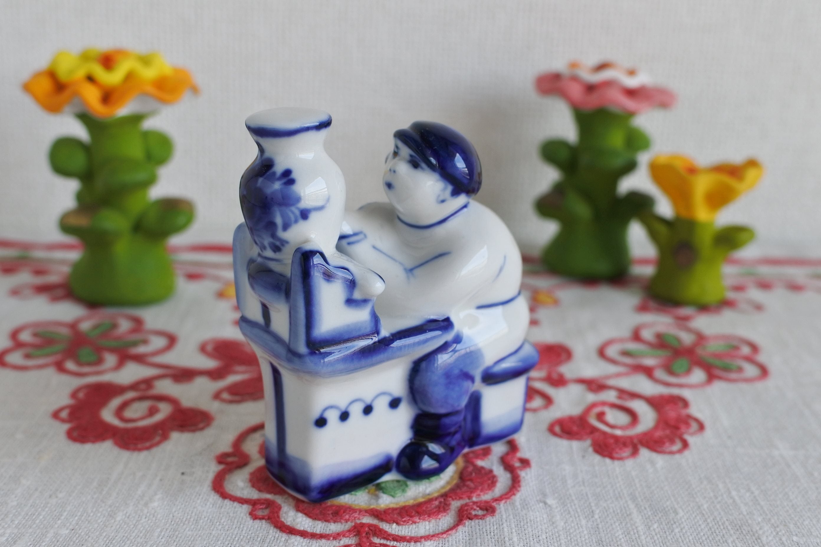 グジェリ陶器 グジェリ職人 ロシアの陶器 フィギア 陶器人形 ロシア