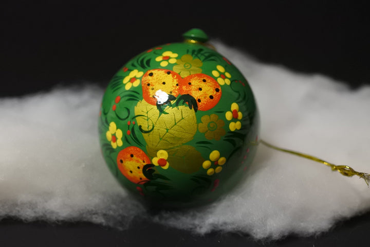 クリスマスボール ストロベリーGREEN D8