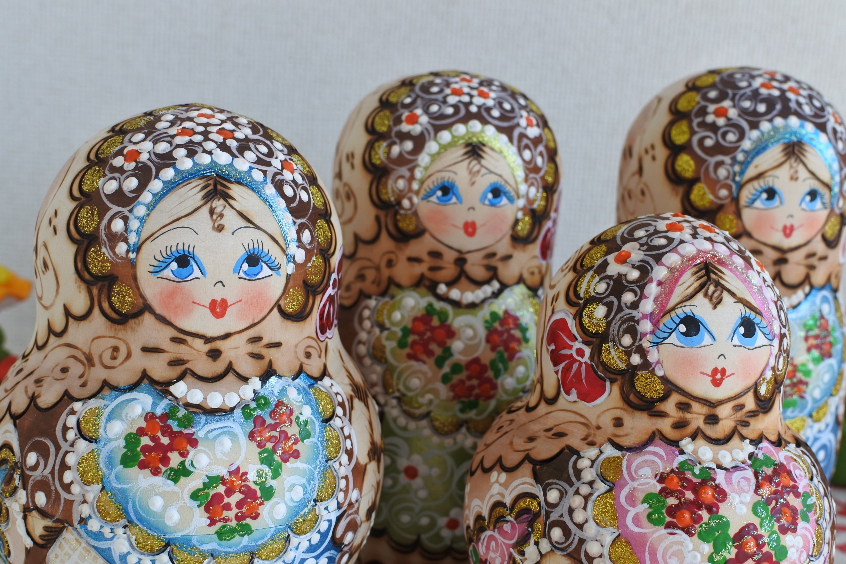 ロシア雑貨☆民話マトリョーシカ『ガチョウ白鳥』(5P)H15.5鵞鳥白鳥リダ工房 ロシア雑貨☆民話マトリョーシカ『ガチョウ白鳥』(5P)H15.5鵞鳥白鳥