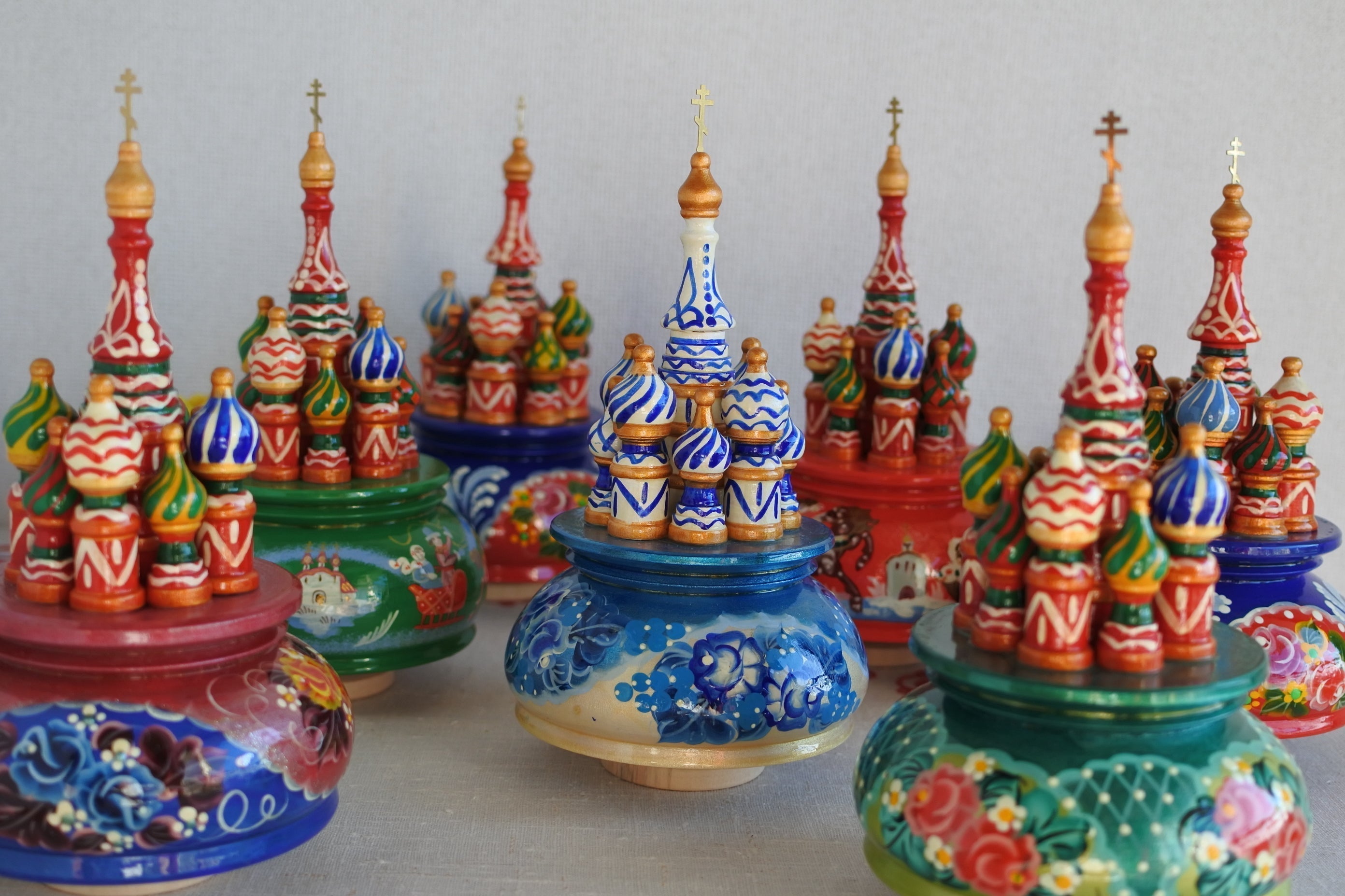 8月感謝価格♪ロシア雑貨☆民族衣装起き上がりこぼし『プラトークC』マトリョーシカ ロシア雑貨店マリンカ / タチアナ・オレニコワ作 起き上がり小