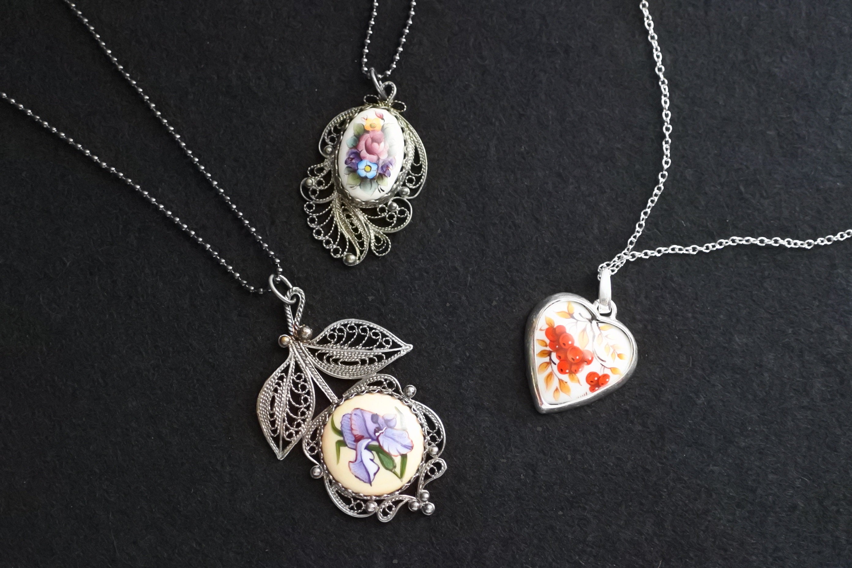 エナメル細工フィニフティ ネックレス アクセサリー ロシア工芸品