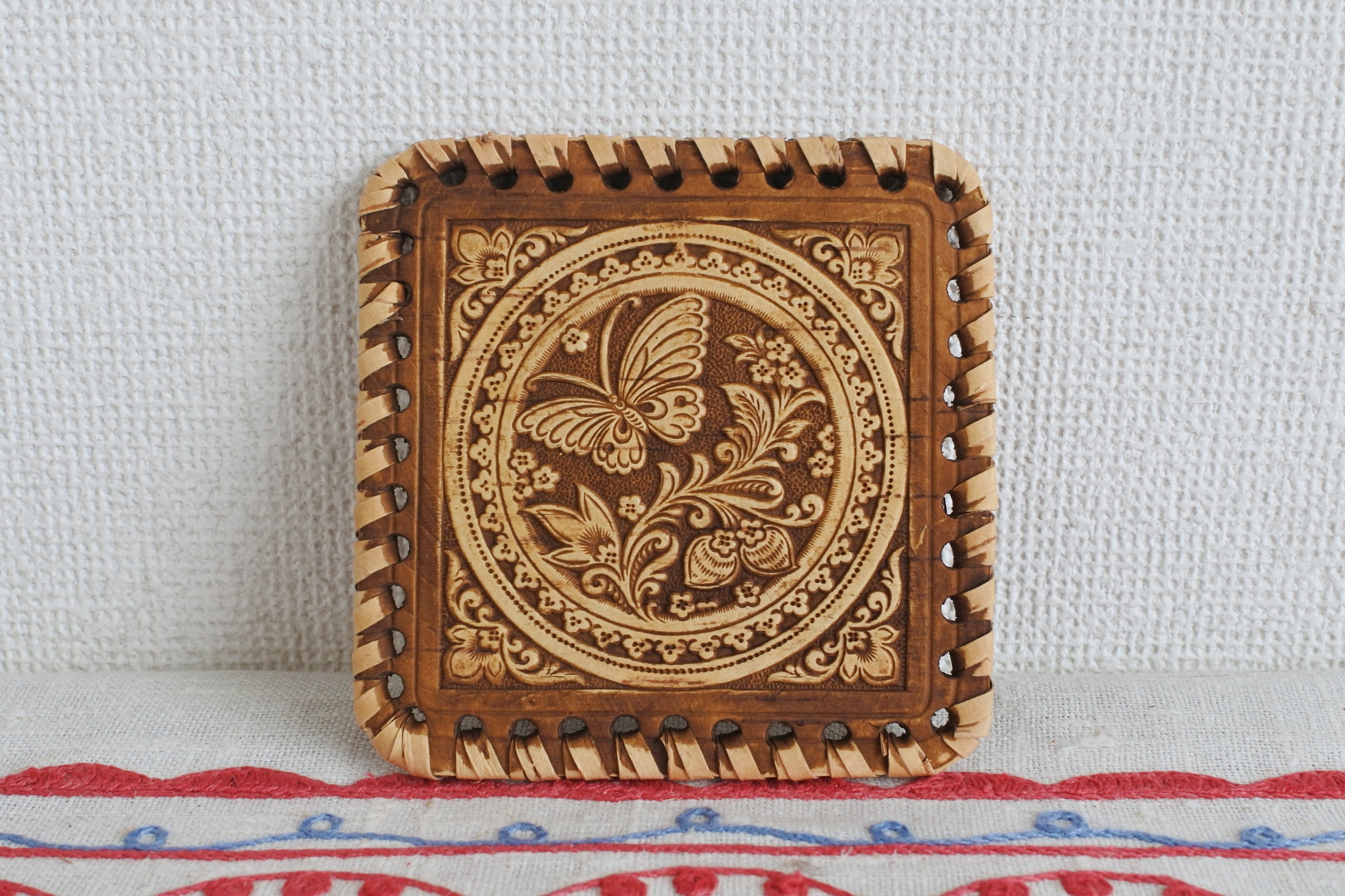 白樺細工ベレスタ 白樺樹皮 ハンドメイド ロシア民芸品 小箱