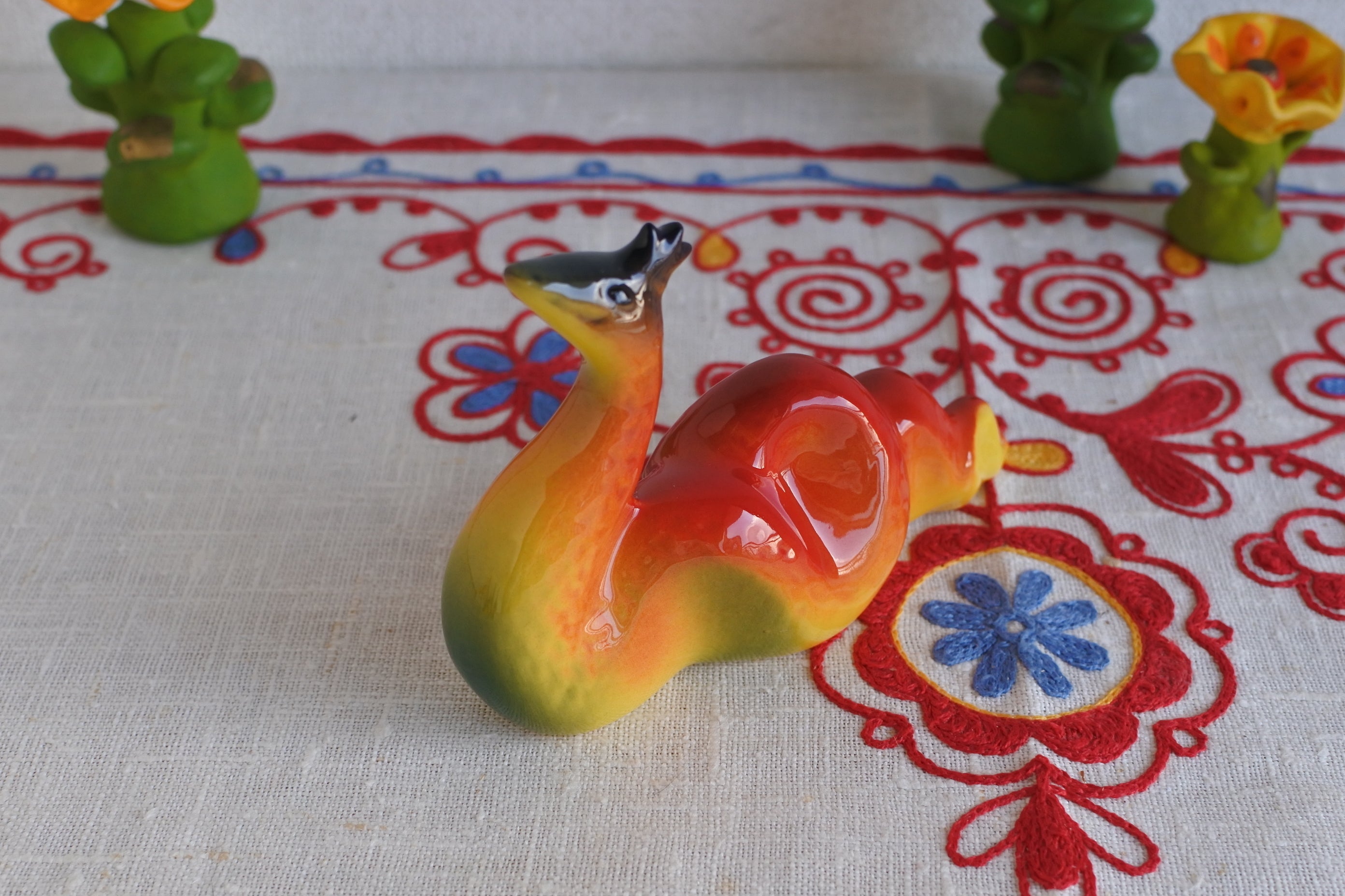 ロモノーソフ陶磁器 ヘビの女王 RED 陶磁器人形 ロシア雑貨いりえの