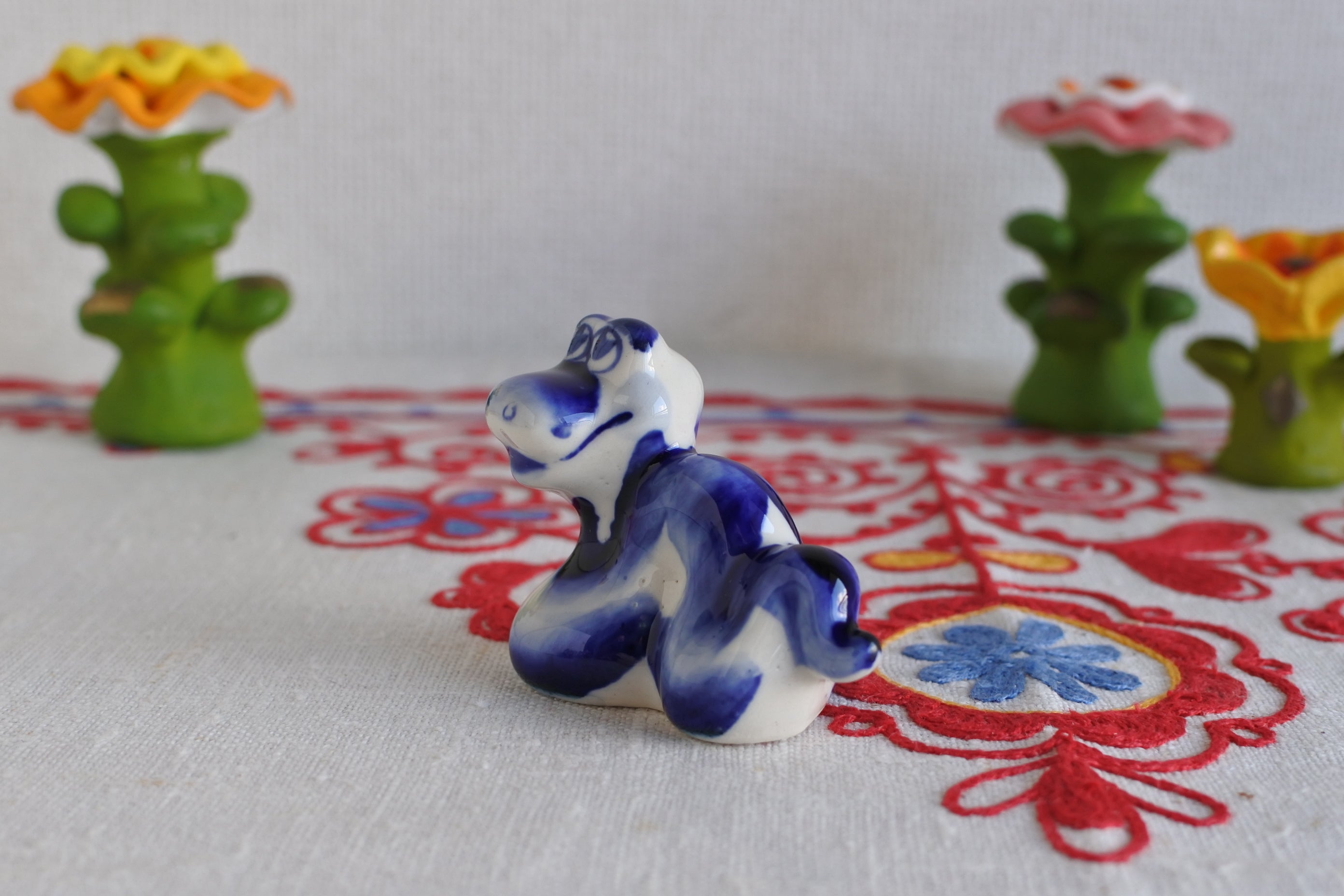 デュレボ ソ連 ロシア ソビエト　磁器置物 時代品　唐物 ロシア雑貨いりえのほとり 神戸 ロシア民芸品 ロシア製陶磁器