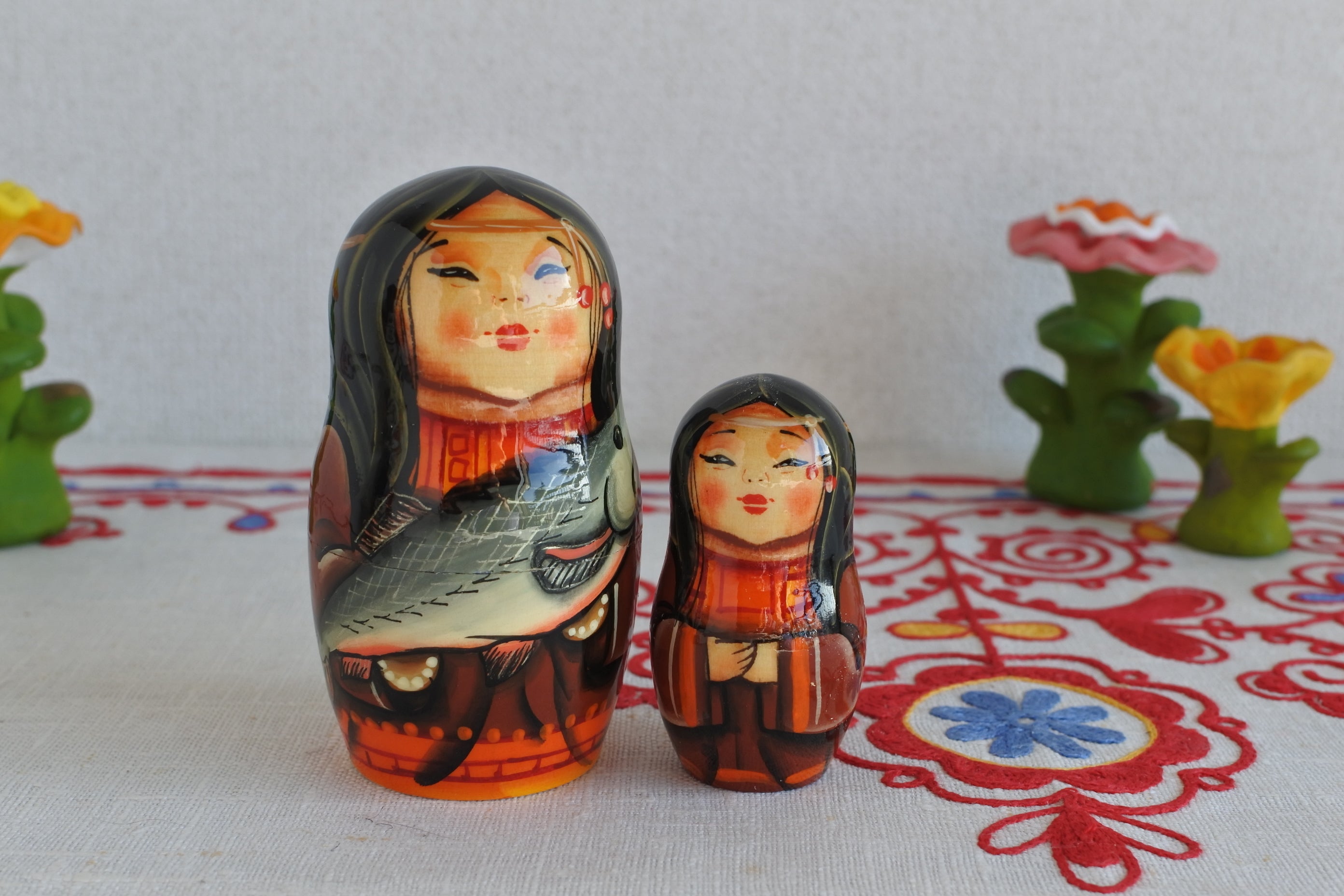 マトリョーシカ ナナイ族 3ピース ロシア民芸品 木製人形 ロシア雑貨