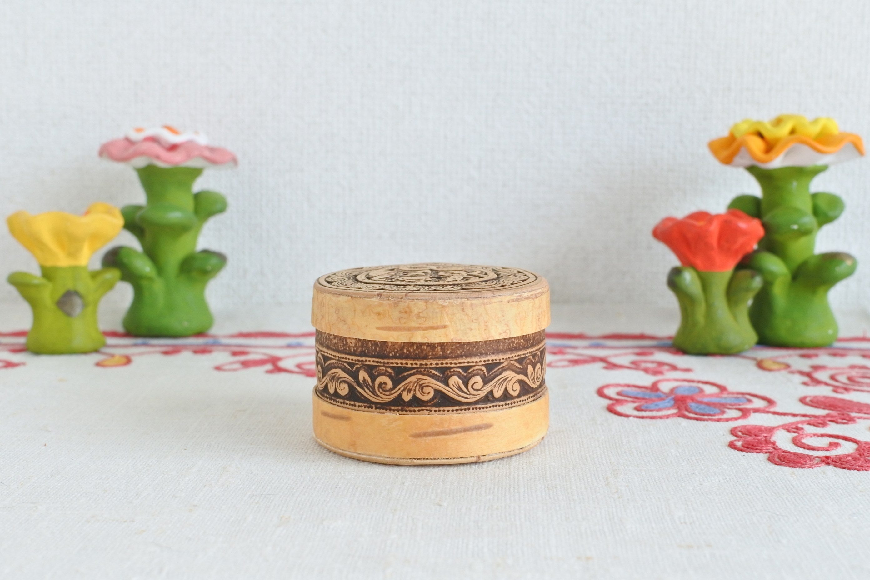 白樺細工ベレスタ 白樺樹皮 ハンドメイド ロシア民芸品 小箱