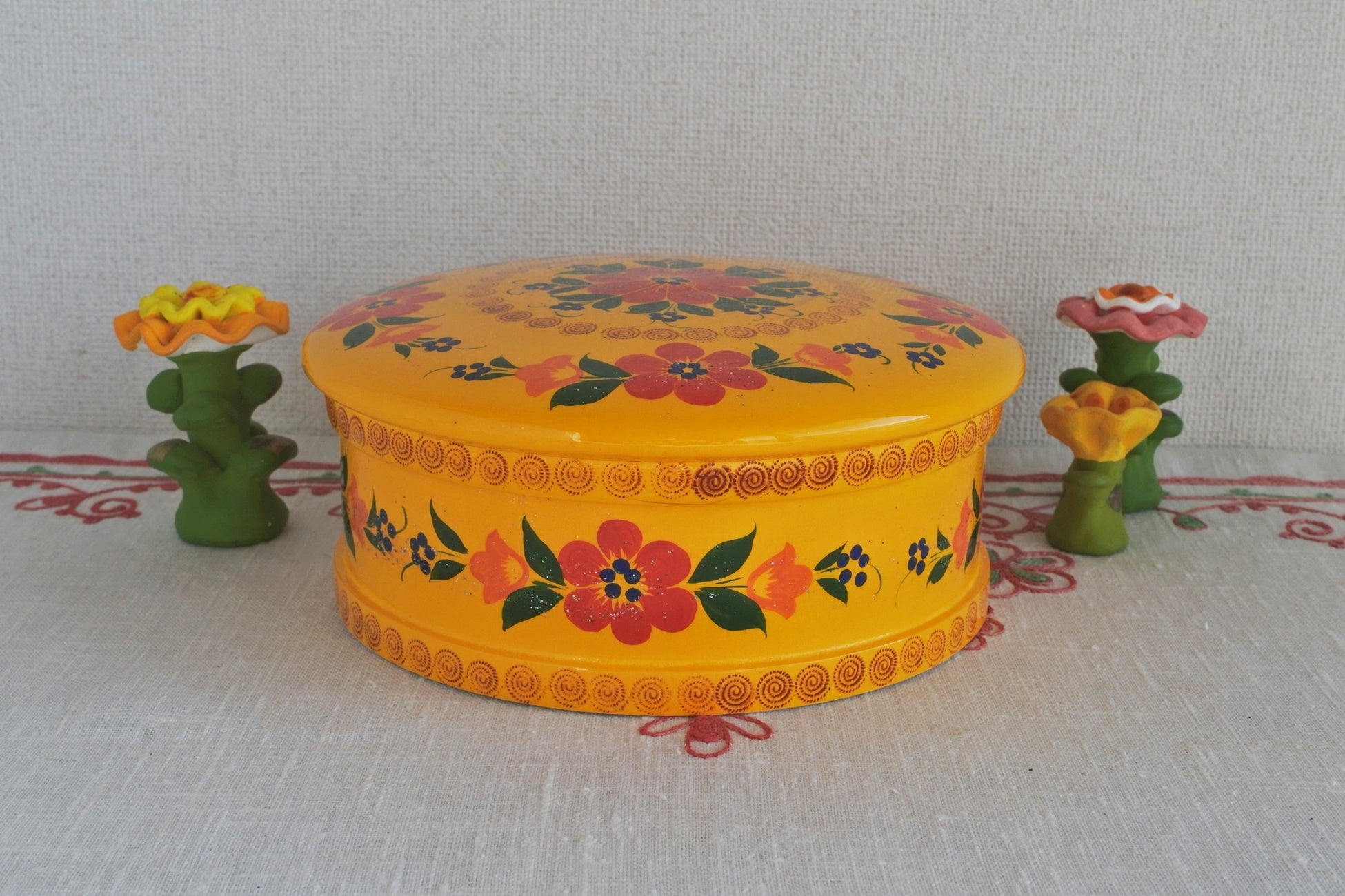 キノコの玉手箱 キノコの木箱 20種類の木製キノコ ロシア民芸品 ロシア