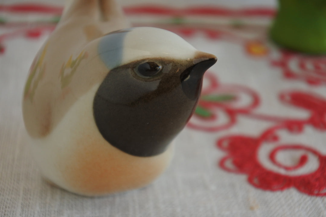 ロモノーソフ陶磁器　鳥　ジョウビタキ