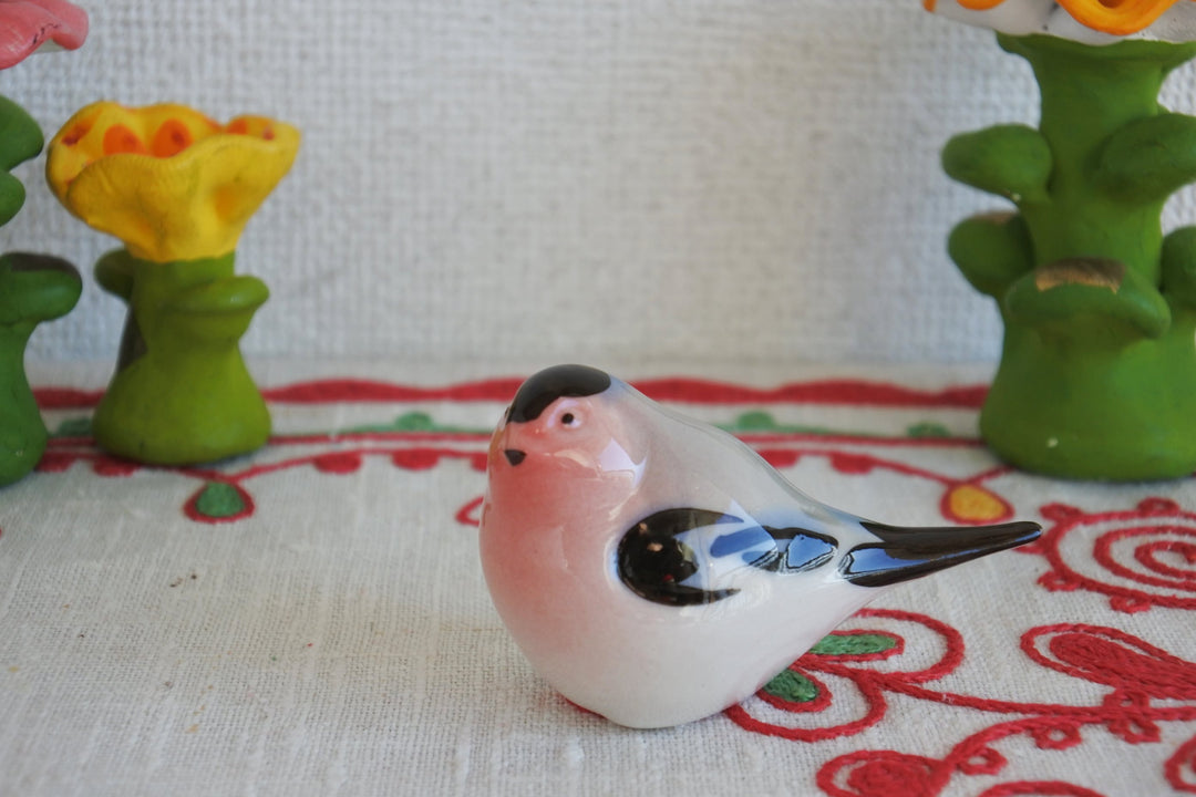 ロモノーソフ陶磁器　フィギア　鳥　スネギリ（日本名ウソ）オス