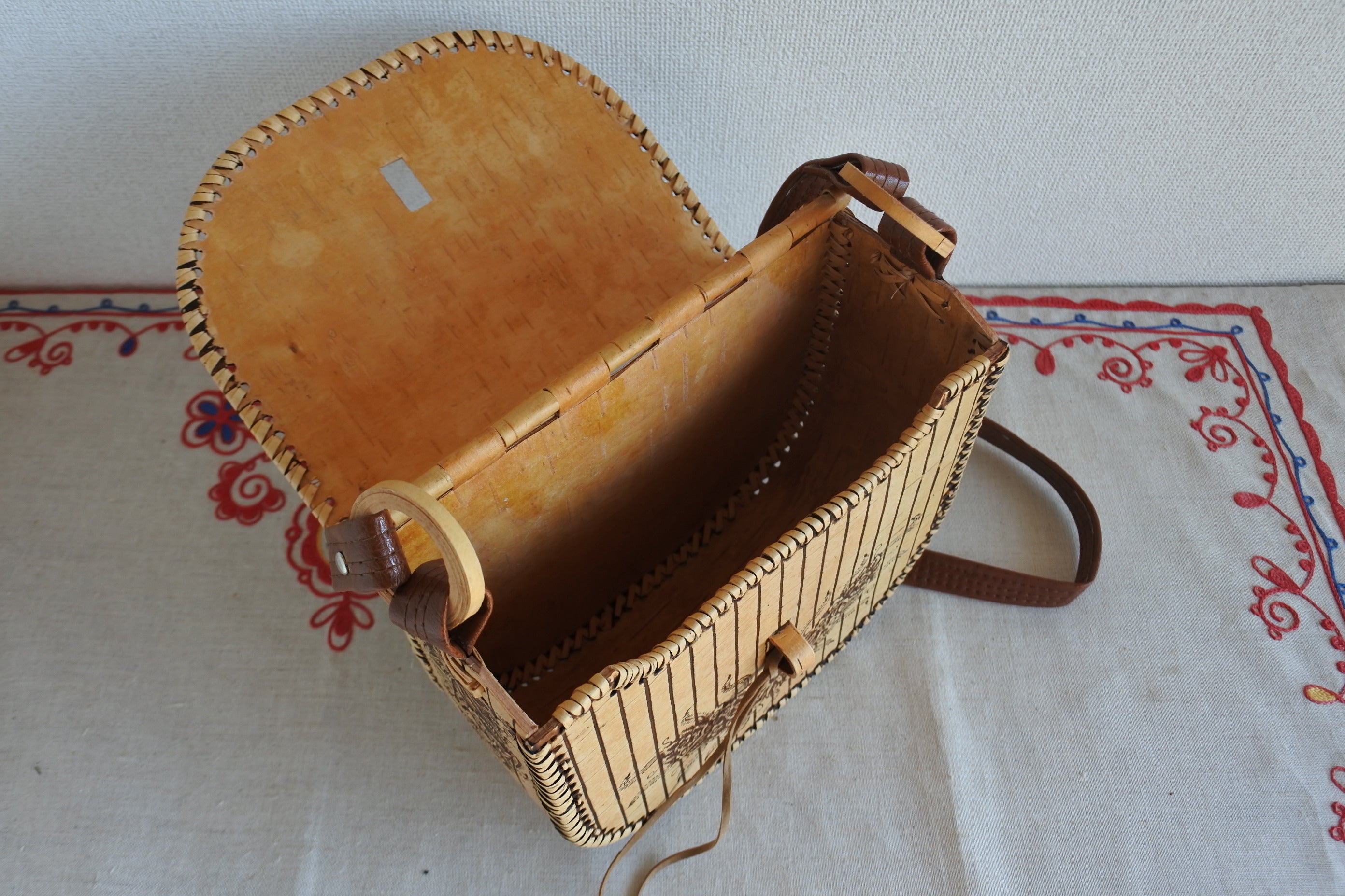 白樺バッグ　革ショルダー 白樺樹皮のショルダーバッグ | 工房ameiro 【 北海道 スロウなお買い物