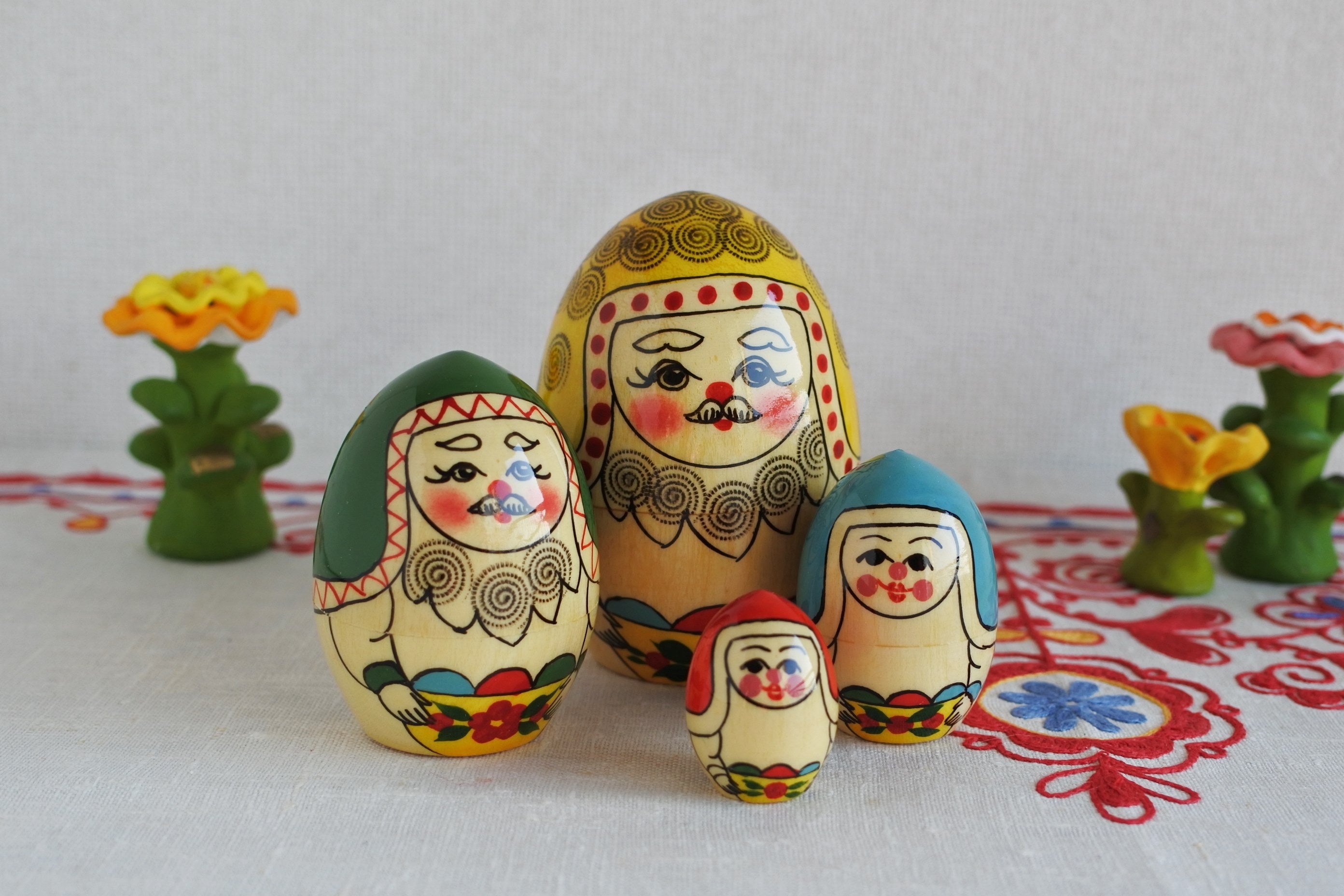 ベッカム　マトリョーシカ マトリョーシカ 復活祭のたまごの王様 4ピース 卵型