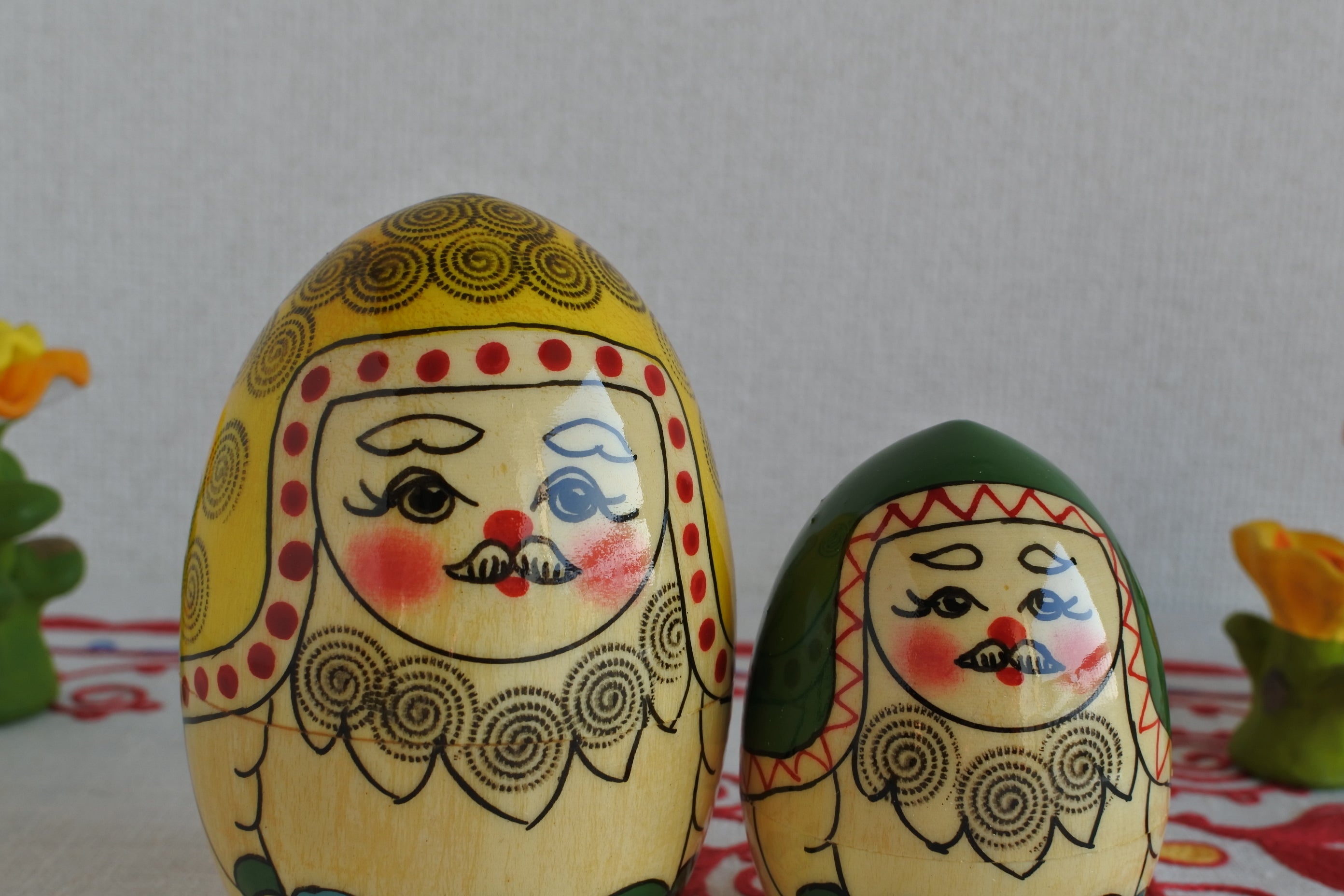 マトリョーシカ 復活祭のたまごの王様 4ピース 卵型マトリョーシカ