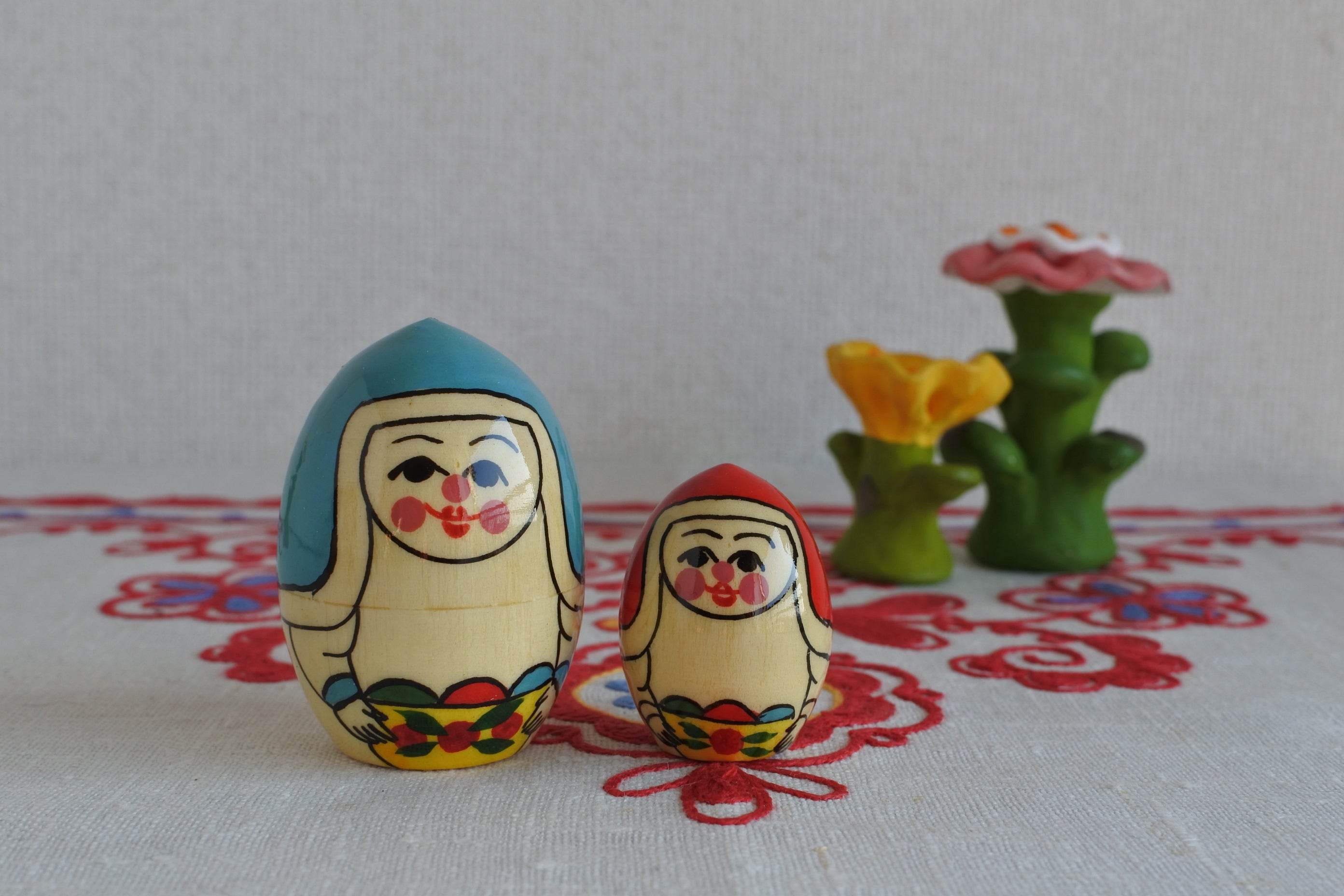 マトリョーシカ 復活祭のたまごの王様 4ピース 卵型マトリョーシカ