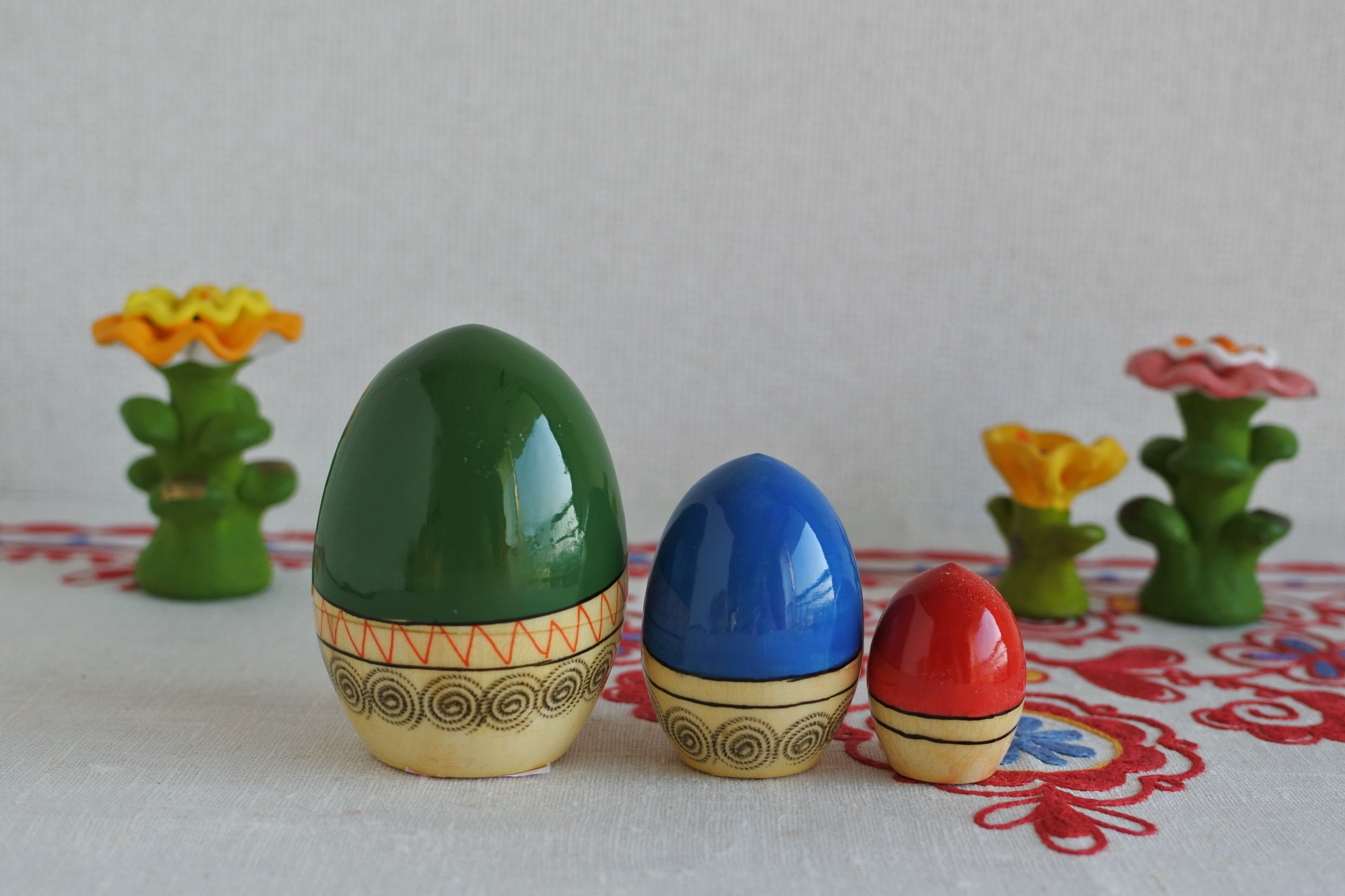 ロシア雑貨☆イースターマトリョーシカ&エッグ(2P)パスハ マルガリータ新作 マトリョーシカ にわとりの大行進 にわとりの親子 たまご 4