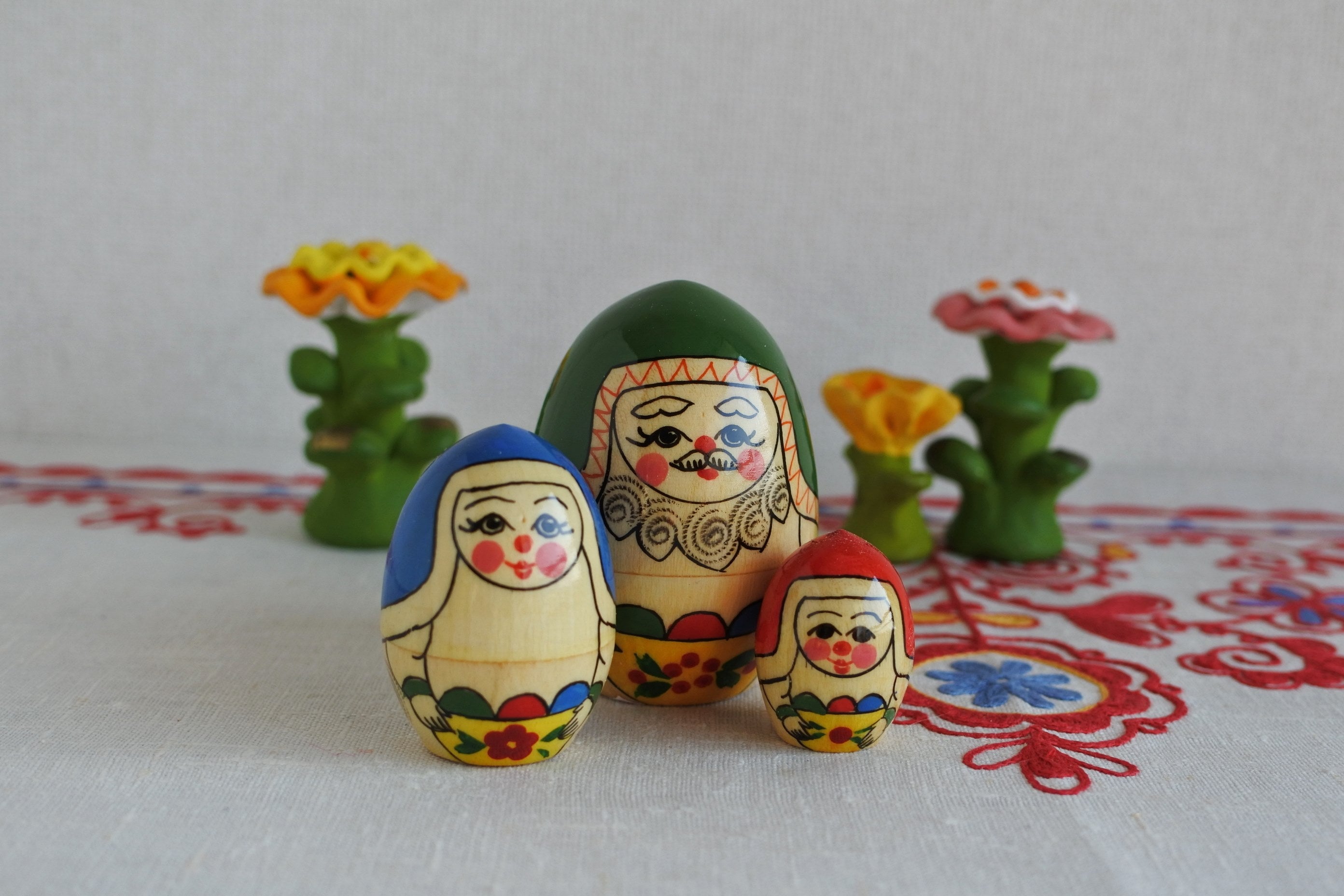 ロシア雑貨☆イースターマトリョーシカ&エッグ(2P)パスハ マルガリータ新作 マトリョーシカ にわとりの大行進 にわとりの親子 たまご 4