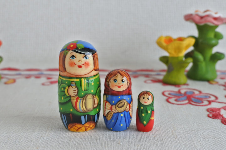 マトリョーシカ　ロシア民謡　5P