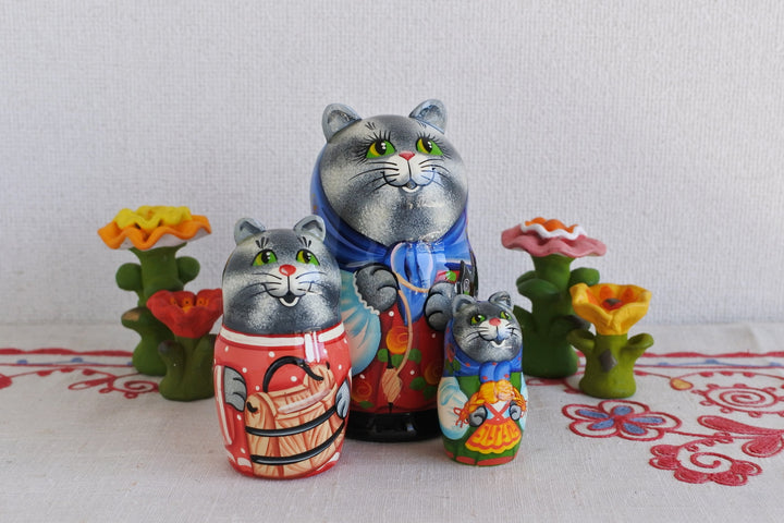 猫マトリョーシカ　糸まきまき～♪3P