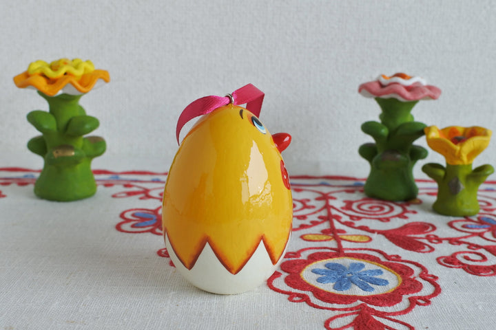 復活祭のオーナメント　生まれたてのヒヨコ