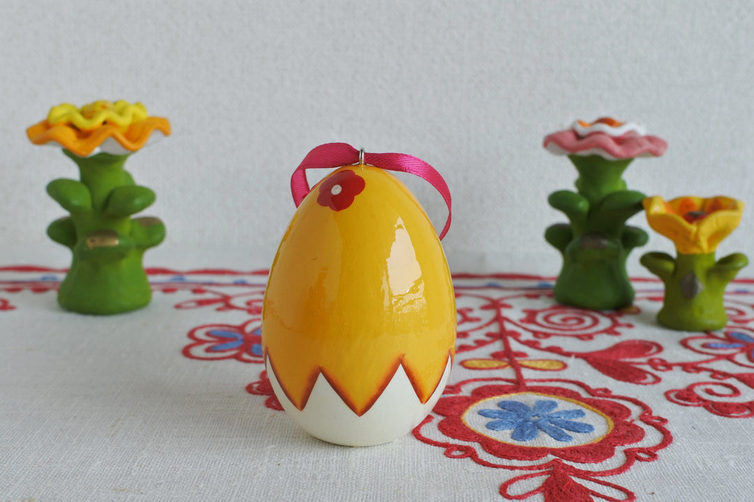 復活祭のオーナメント　生まれたてのヒヨコ