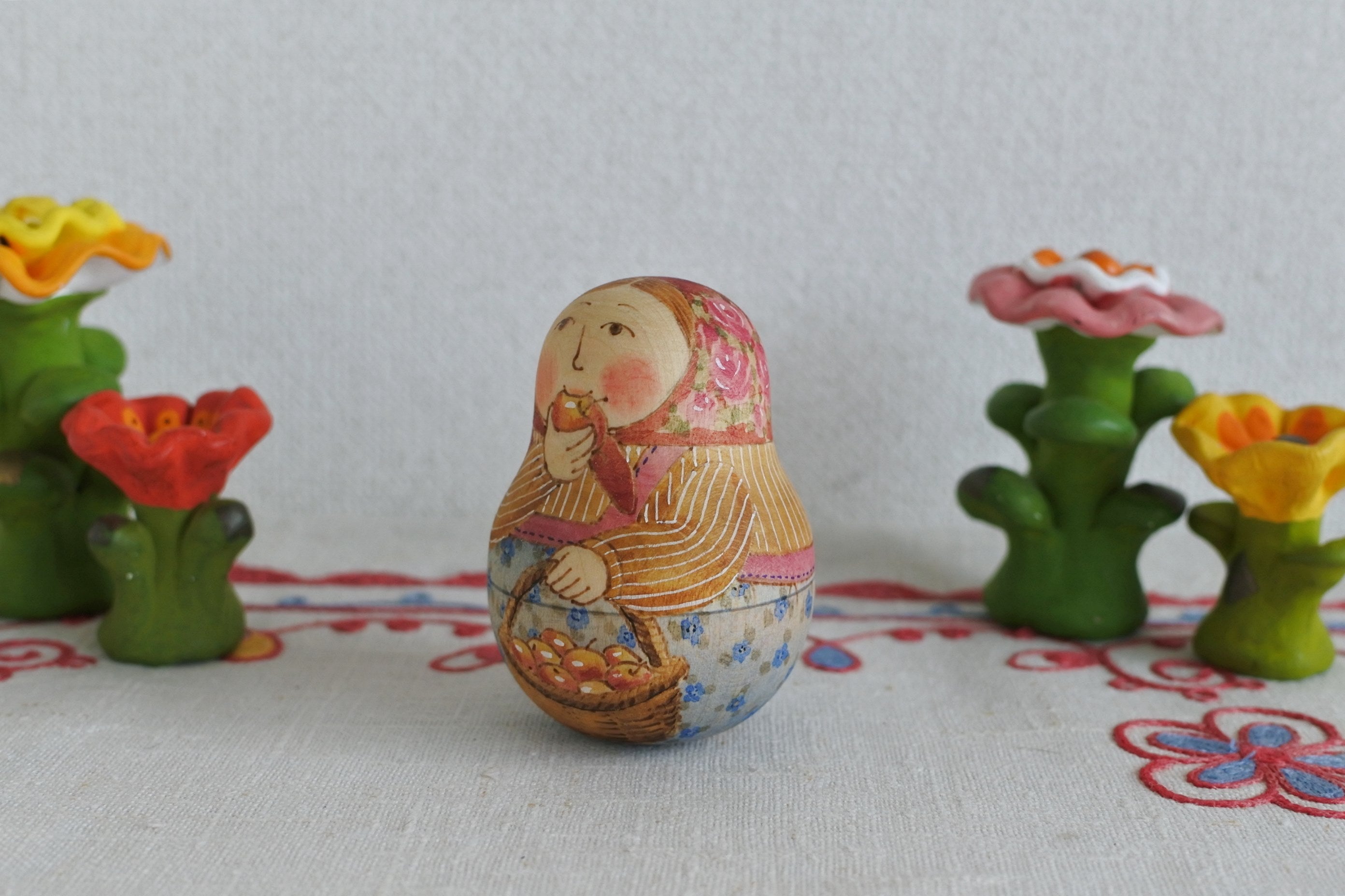 起き上がりこぼし ロシア民芸品 木工 音色 お祝い 贈答品 縁起物