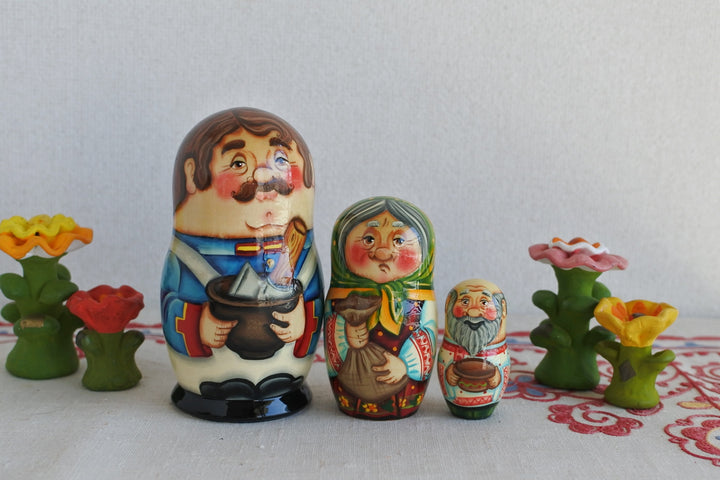 マトリョーシカ　ロシア民話　斧から粥　3P
