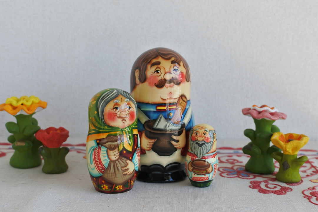 マトリョーシカ　ロシア民話　斧から粥　3P