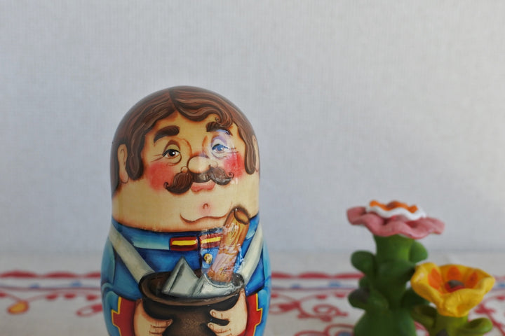 マトリョーシカ　ロシア民話　斧から粥　3P