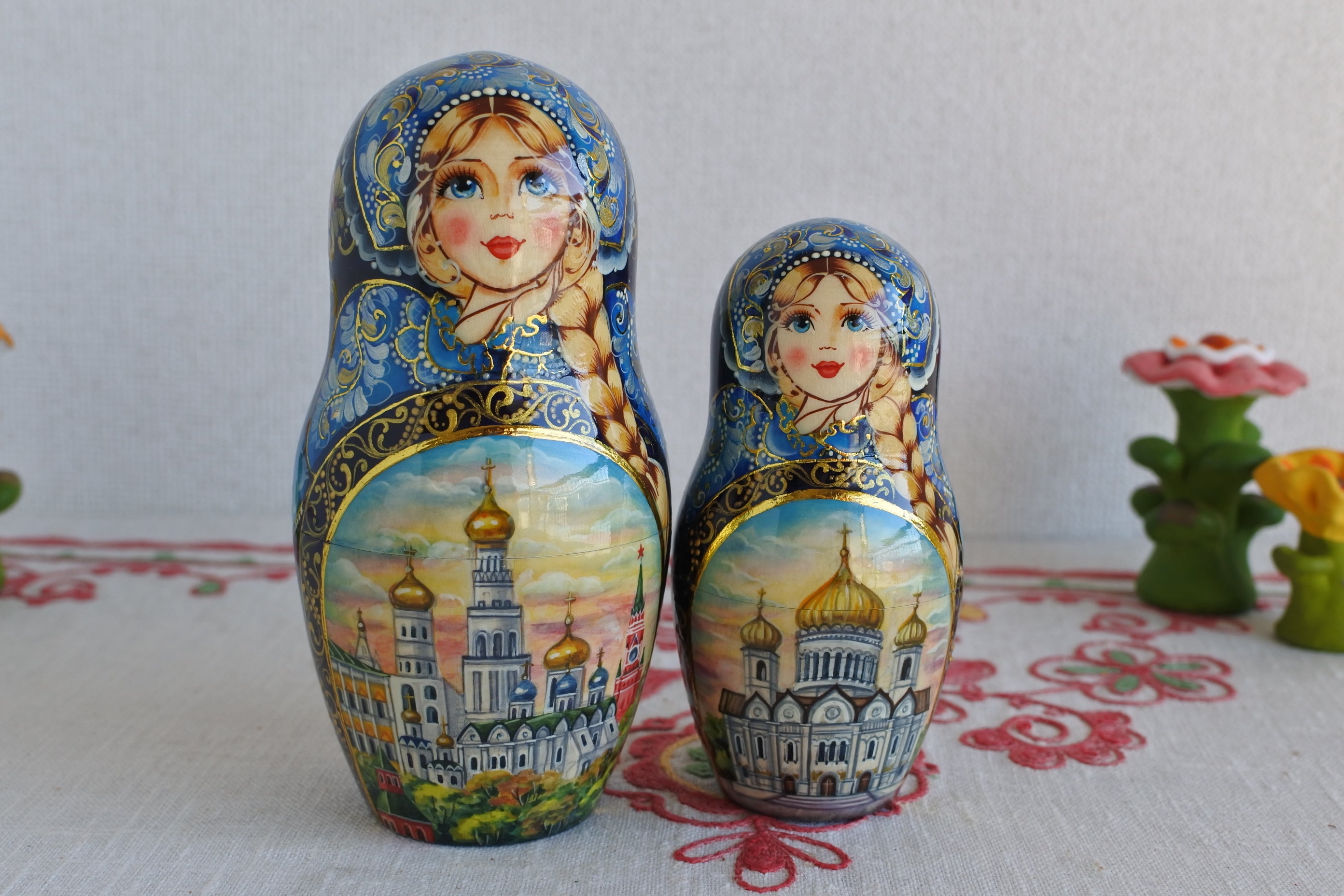 新品　ロシア製 マトリョーシカ 紺色頭巾　11cmサイズ　5体セット trad62_0.jpg