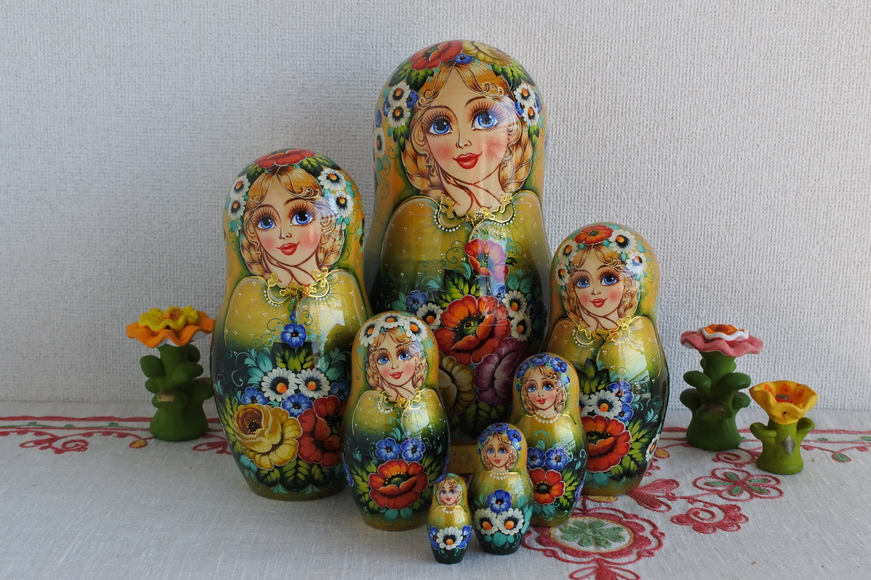 ナターリャ・ベルシーニナのマトリョーシカ ブーケ 7ピース ゴールド