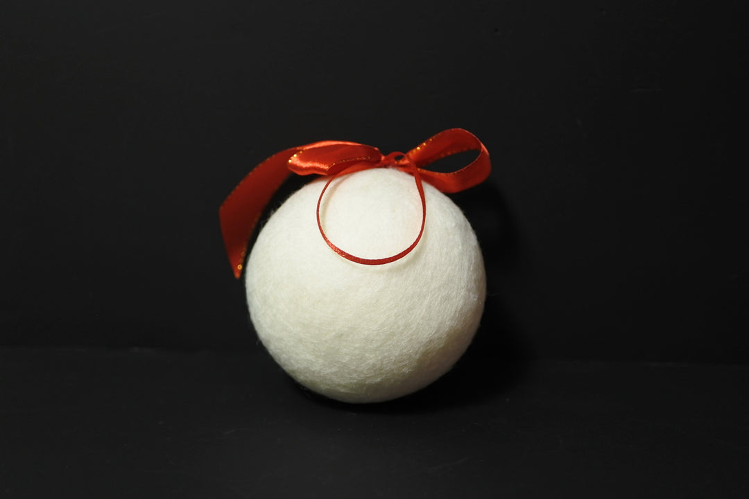 ウールのクリスマスボール　アルハンゲリスク　メゼーニの鹿　