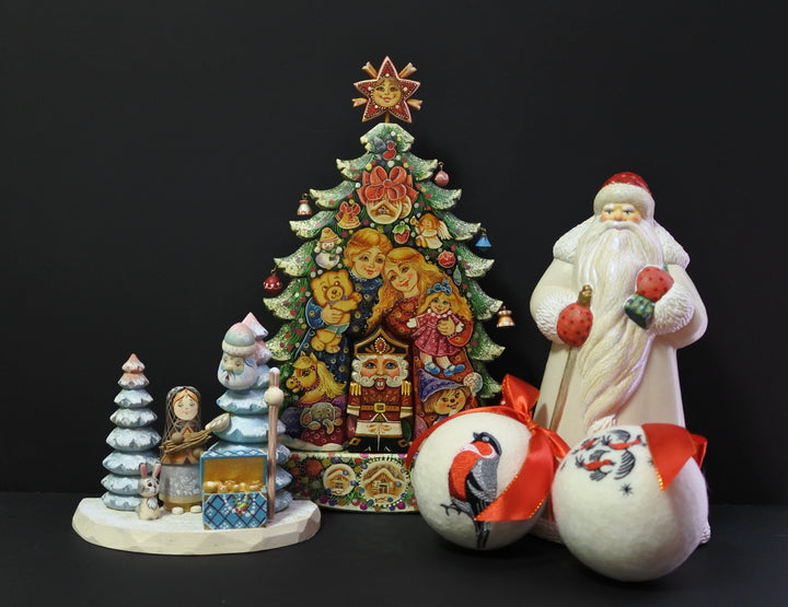 揺れるクリスマスツリー　くるみ割り人形　