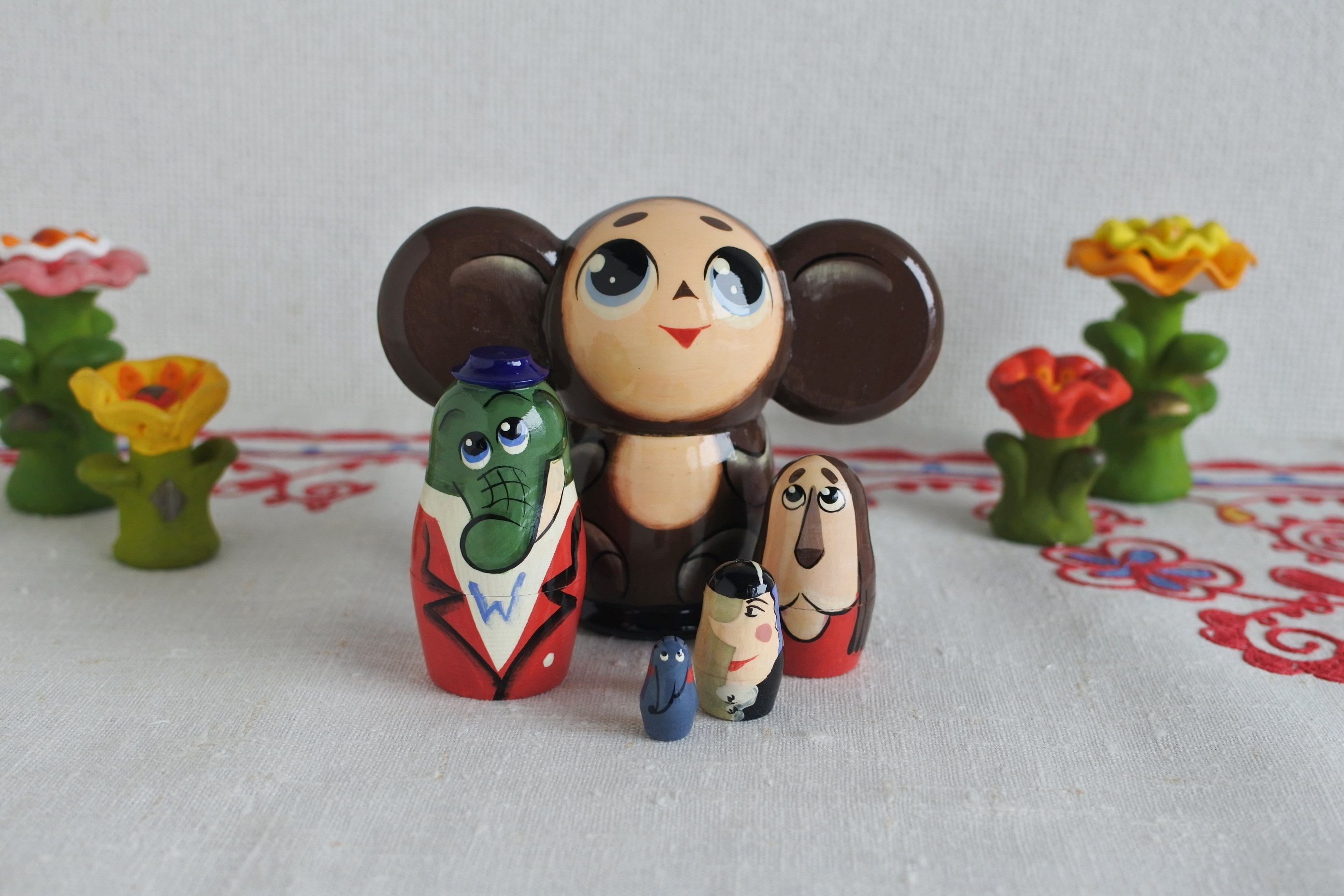 【美品】 チェブラーシカ マトリョーシカ 木製 チェブラーシュカ ロシア チェブラーシカ マトリョーシカ 5ピース 大きめサイズ ロシア雑貨い