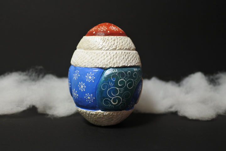 ロシアのクリスマス　木彫りの人形　冬の使者ジェドマロース　