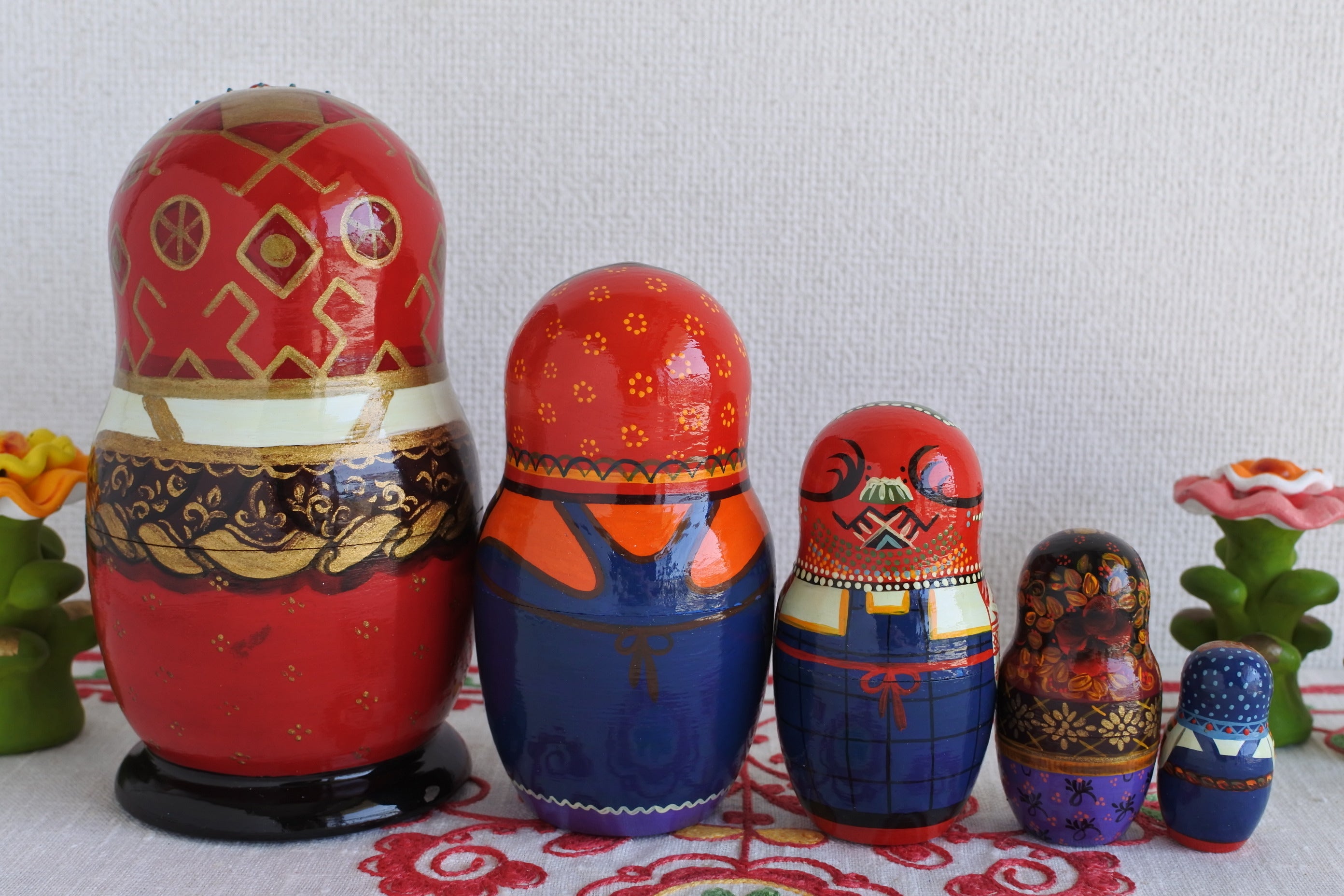 旧ソ　ロシア　張り子の民族衣装人形　民芸品　伝統工芸品　12体セット 旧ソ ロシア 張り子の民族衣装人形 民芸品 伝統工芸品 12体