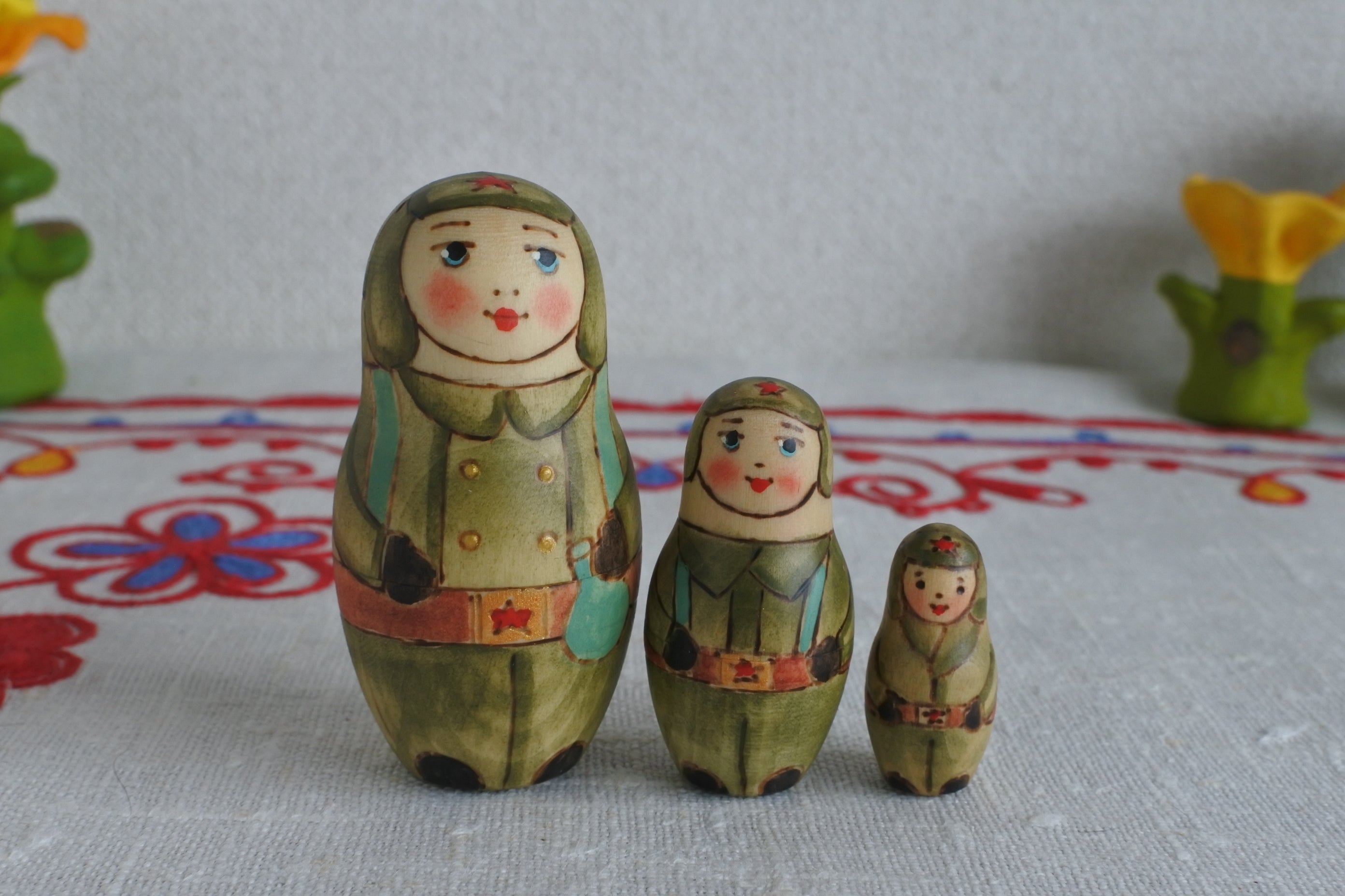 リューバ・ブジキナのマトリョーシカ 兵士 5ピース 作家もの ロシア