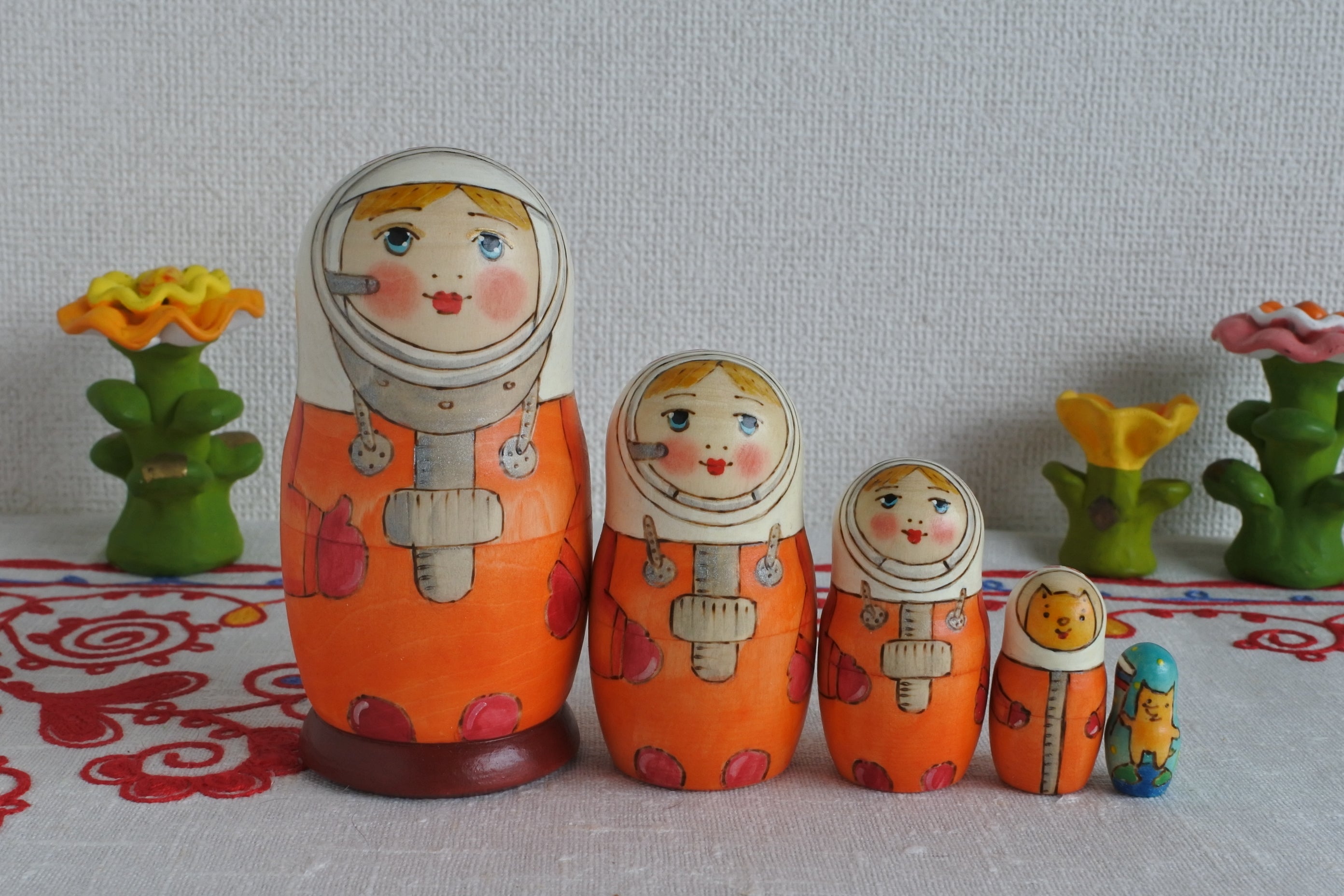 リューバ・ブジキナのマトリョーシカ 宇宙飛行士 5ピース 作家