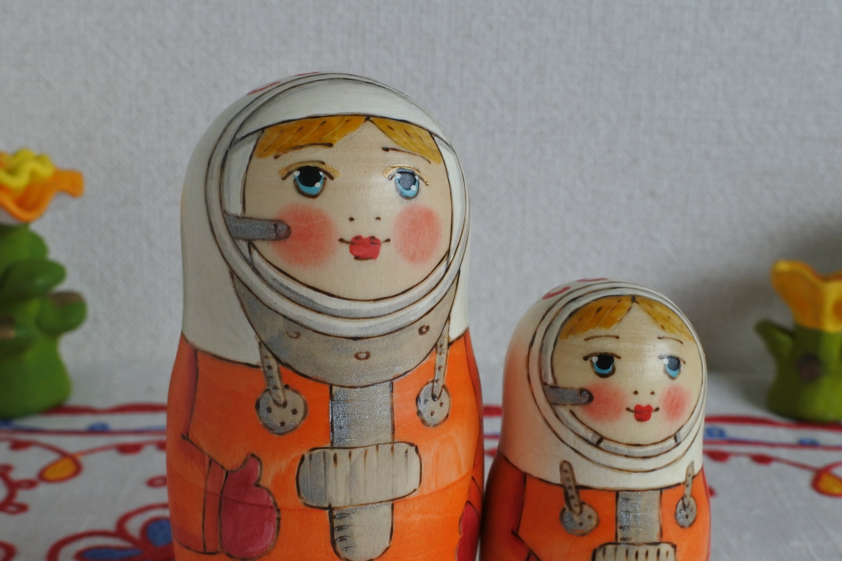 リューバ・ブジキナのマトリョーシカ 宇宙飛行士 5ピース 作家