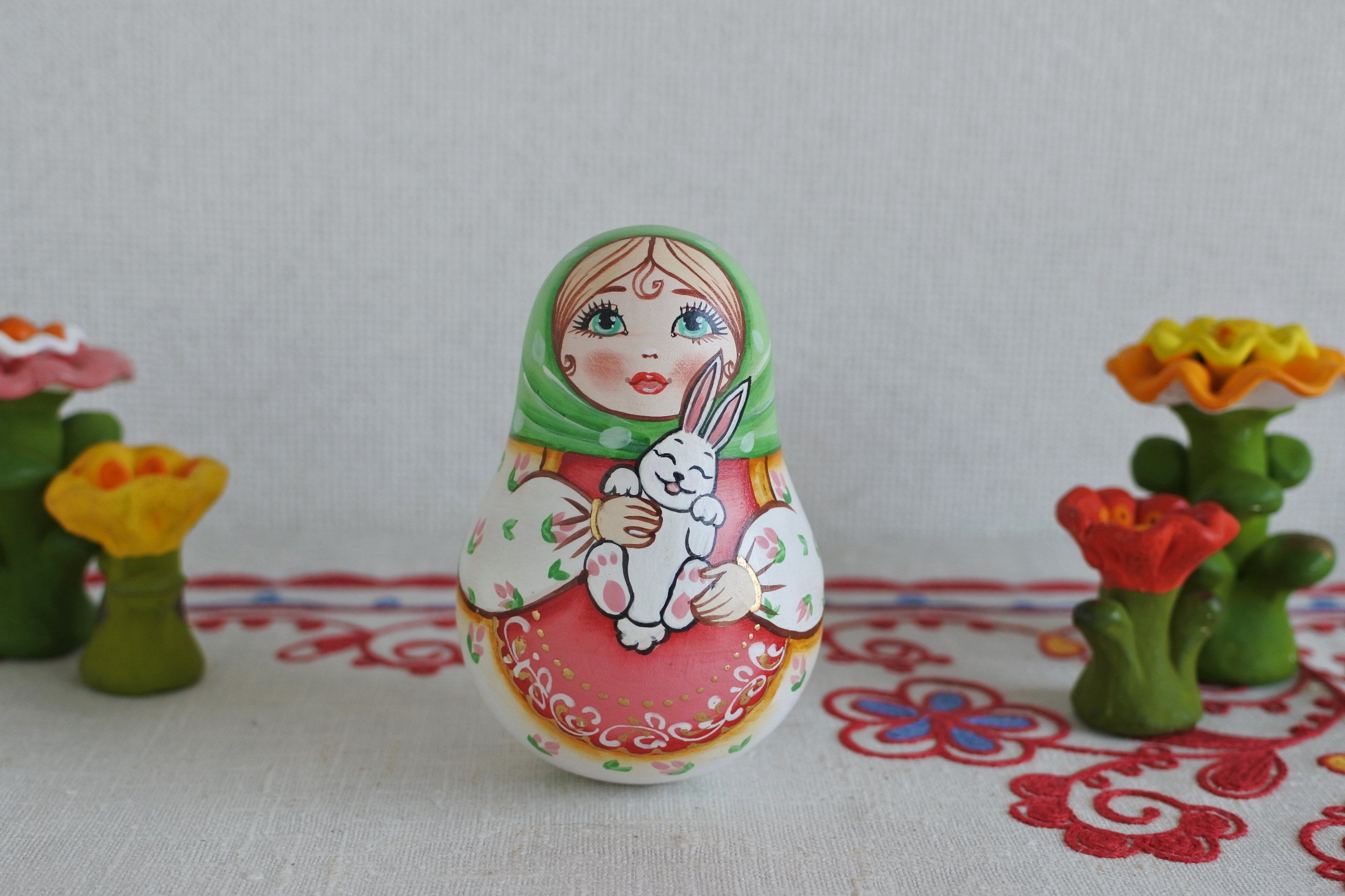 ロシア雑貨☆民族衣装起き上がりこぼし♪グースKokoshnikココシニク 新春セール♪ロシア雑貨☆起き上がりこぼし♪伝統衣装