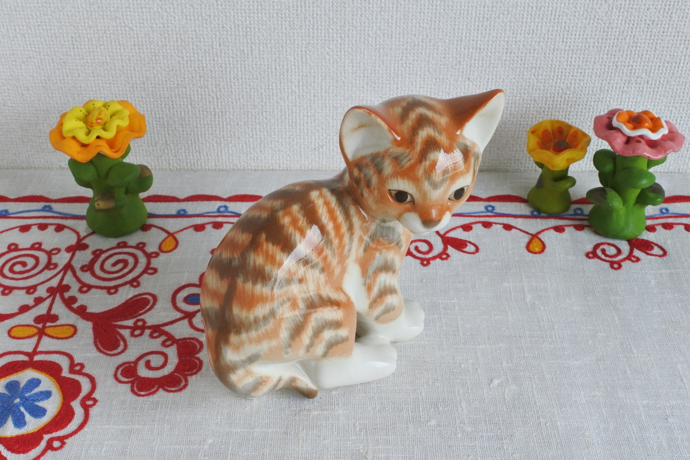 ロモノーソフ陶磁器 茶トラの猫 インペリアルポーセリン ロシア製 猫の