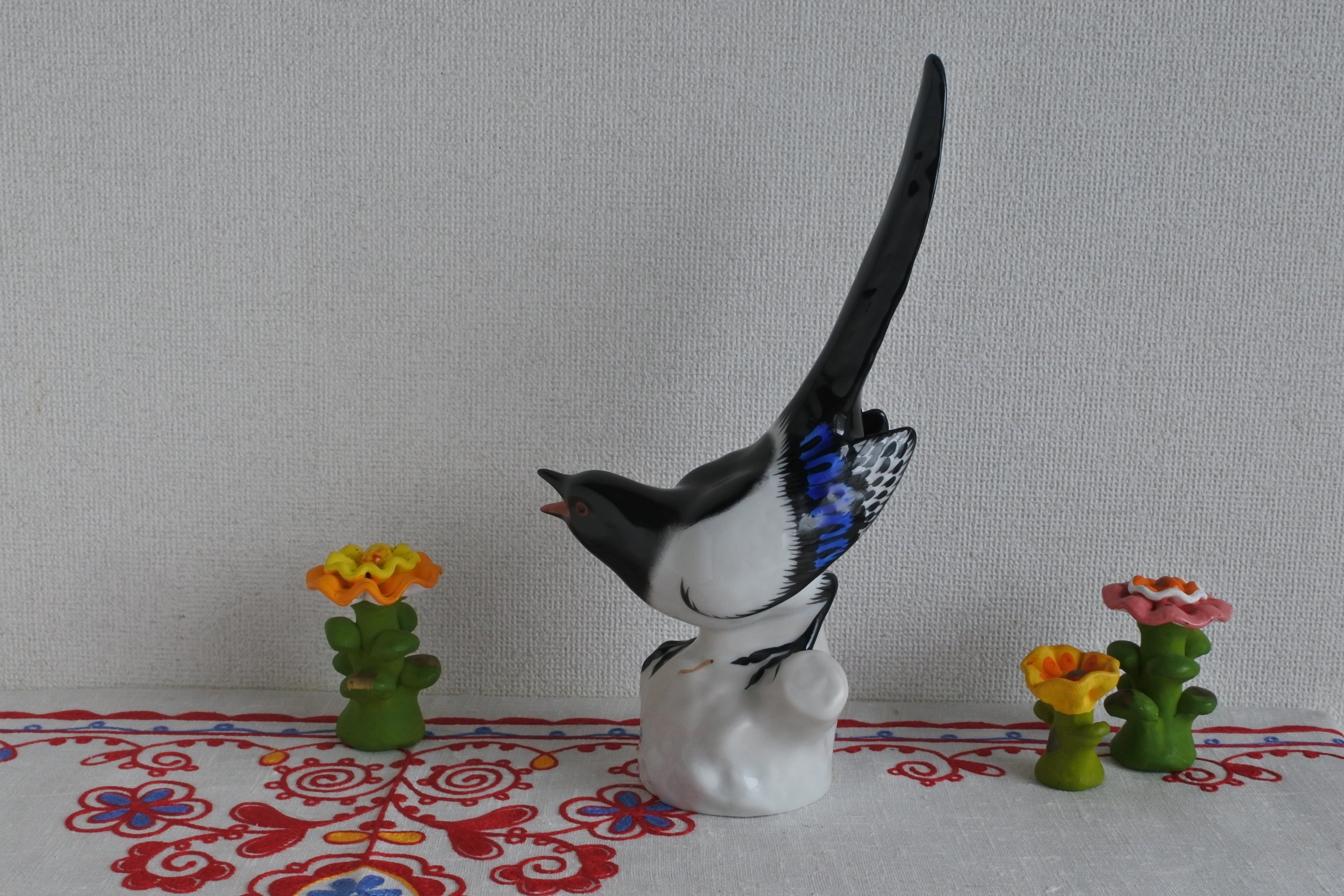 ロモノーソフ陶磁器 カササギ インペリアルポーセリン ロシア製 置物