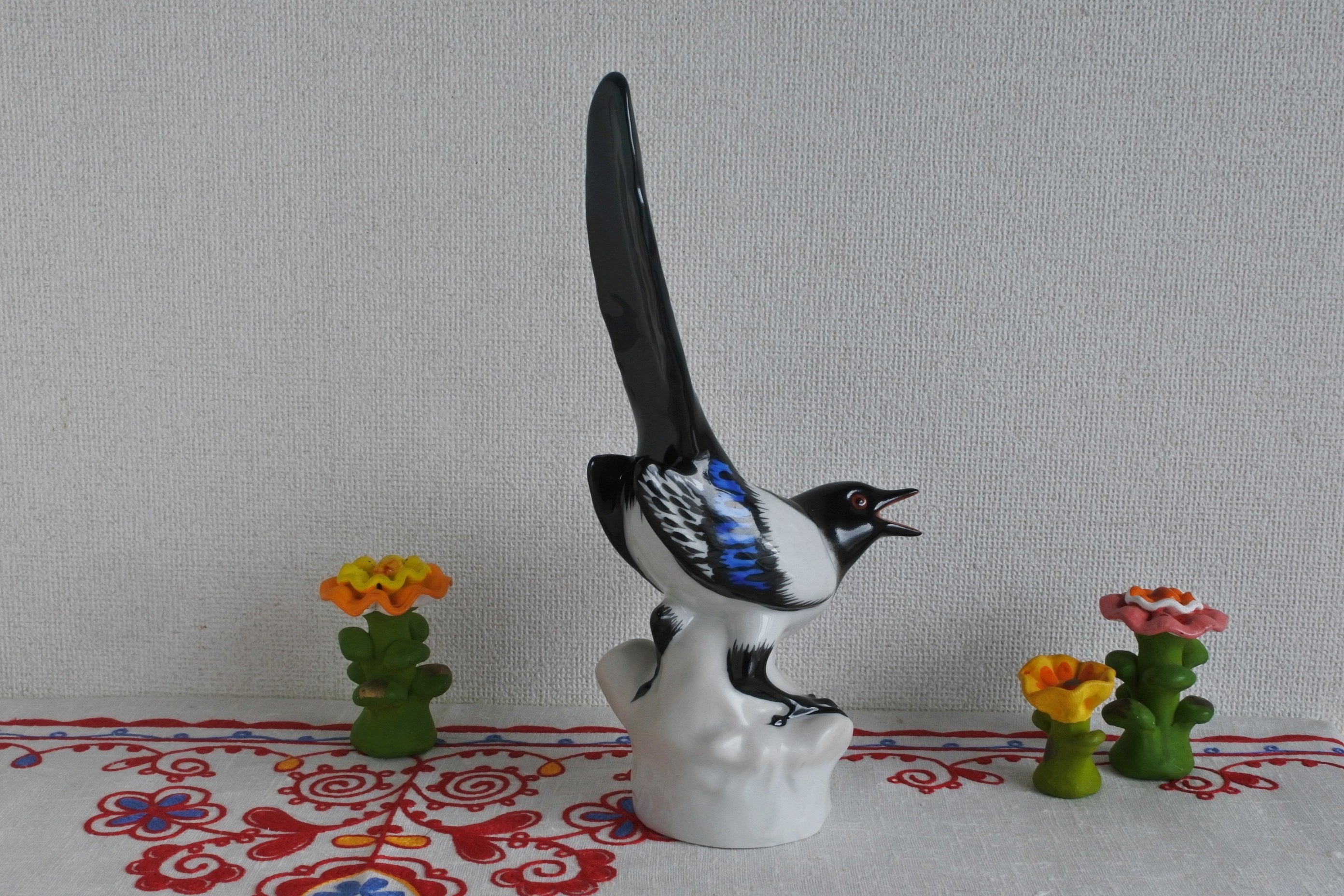 ロモノーソフ陶磁器 カササギ インペリアルポーセリン ロシア製 置物