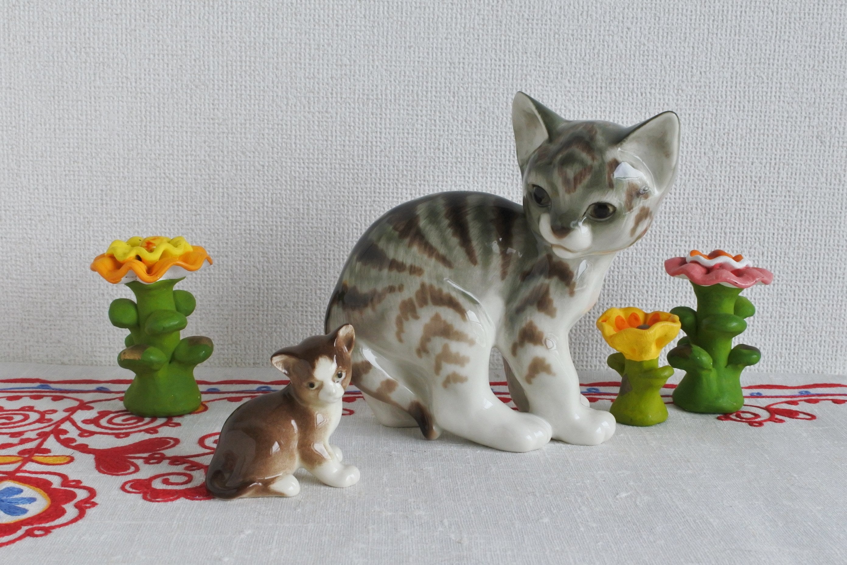 ロモノーソフ陶磁器 茶トラの猫 インペリアルポーセリン ロシア製 猫の