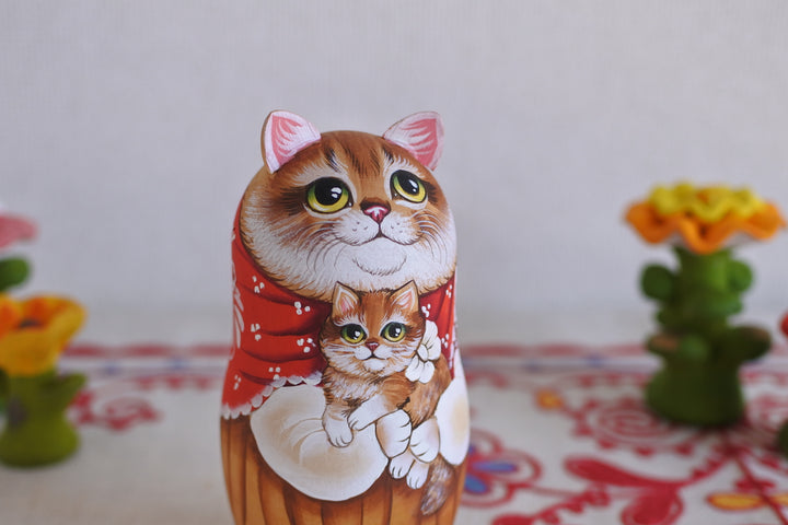 マリア・リューチコワの猫マトリョーシカ　ペルミで暮らす猫　3P