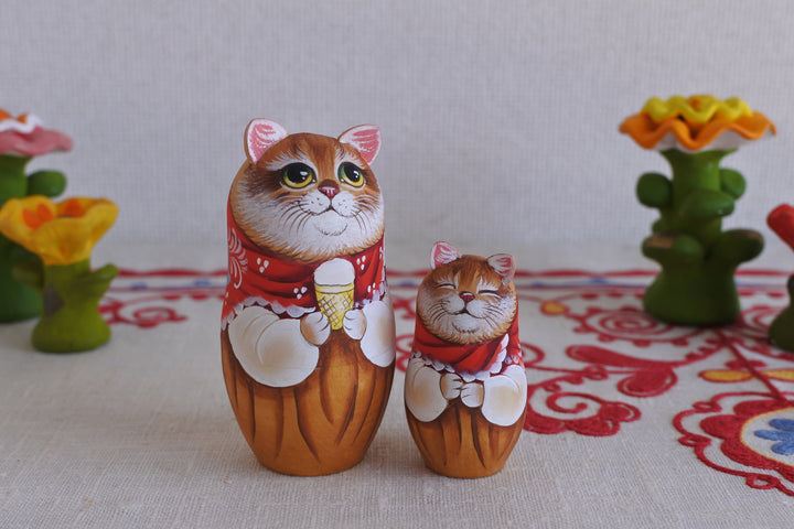 マリア・リューチコワの猫マトリョーシカ　ペルミで暮らす猫　3P