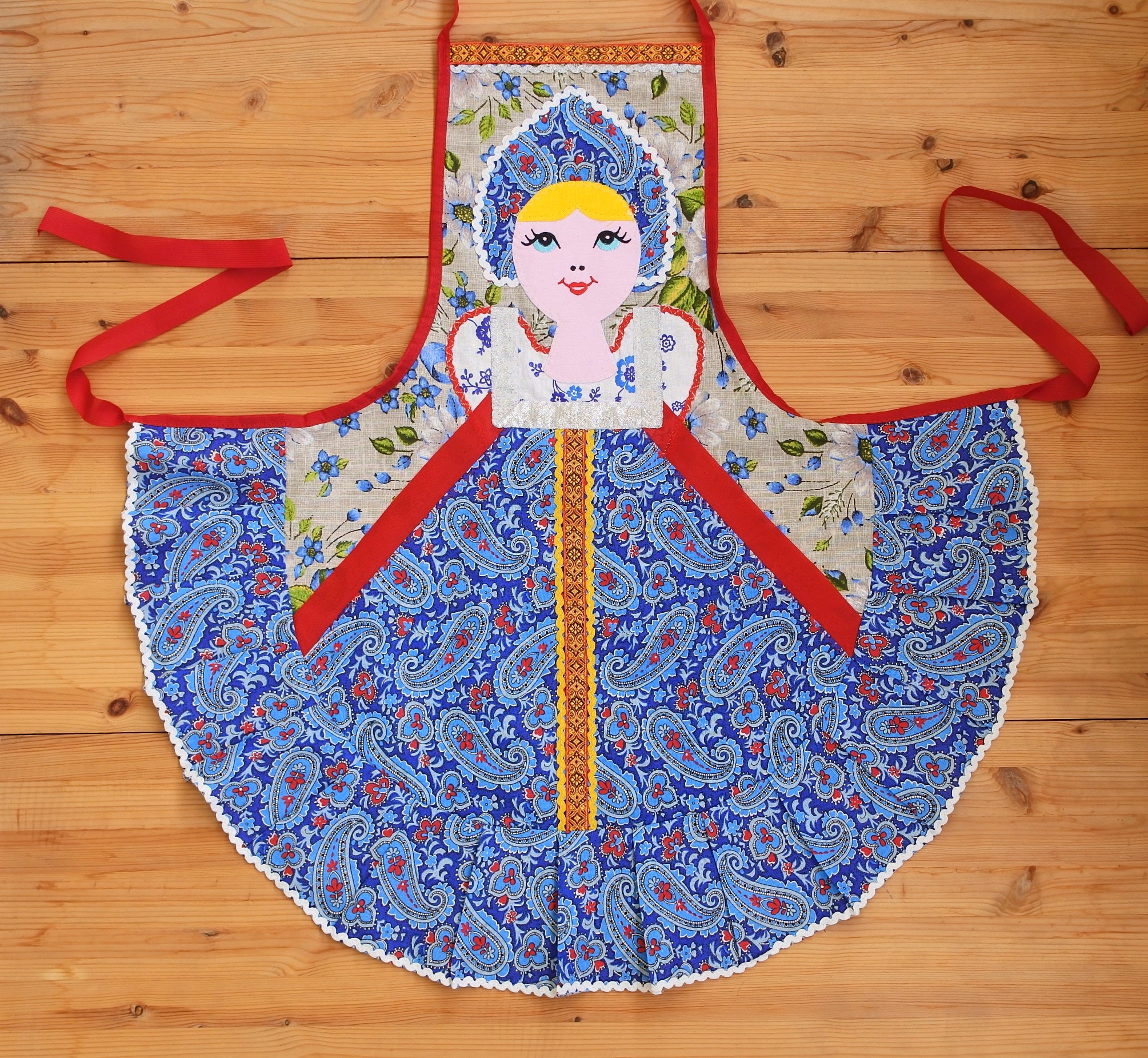 ジェーンマープル　エプロン　マトリョーシカ　赤　レア品 ロシア雑貨店マリンカ / セミョーノフ産 マトリョーシカse67-8p