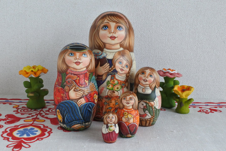 タチアナ・イワノワのマトリョーシカ　りんごの収穫　5P