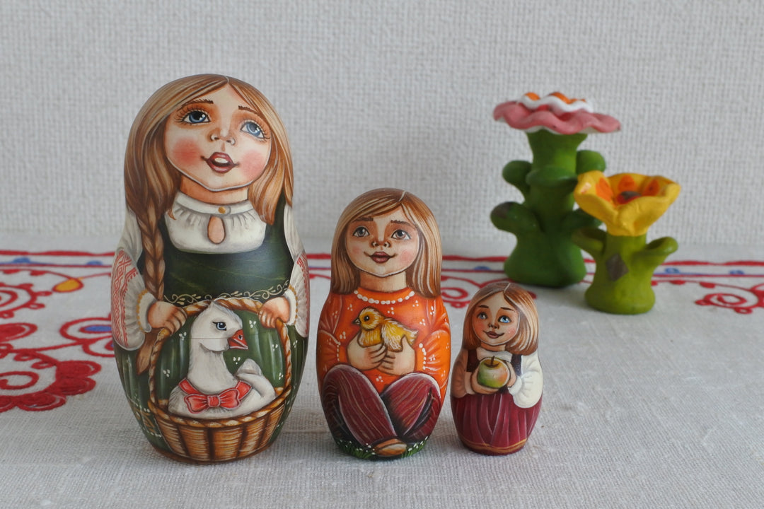 タチアナ・イワノワのマトリョーシカ　りんごの収穫　5P