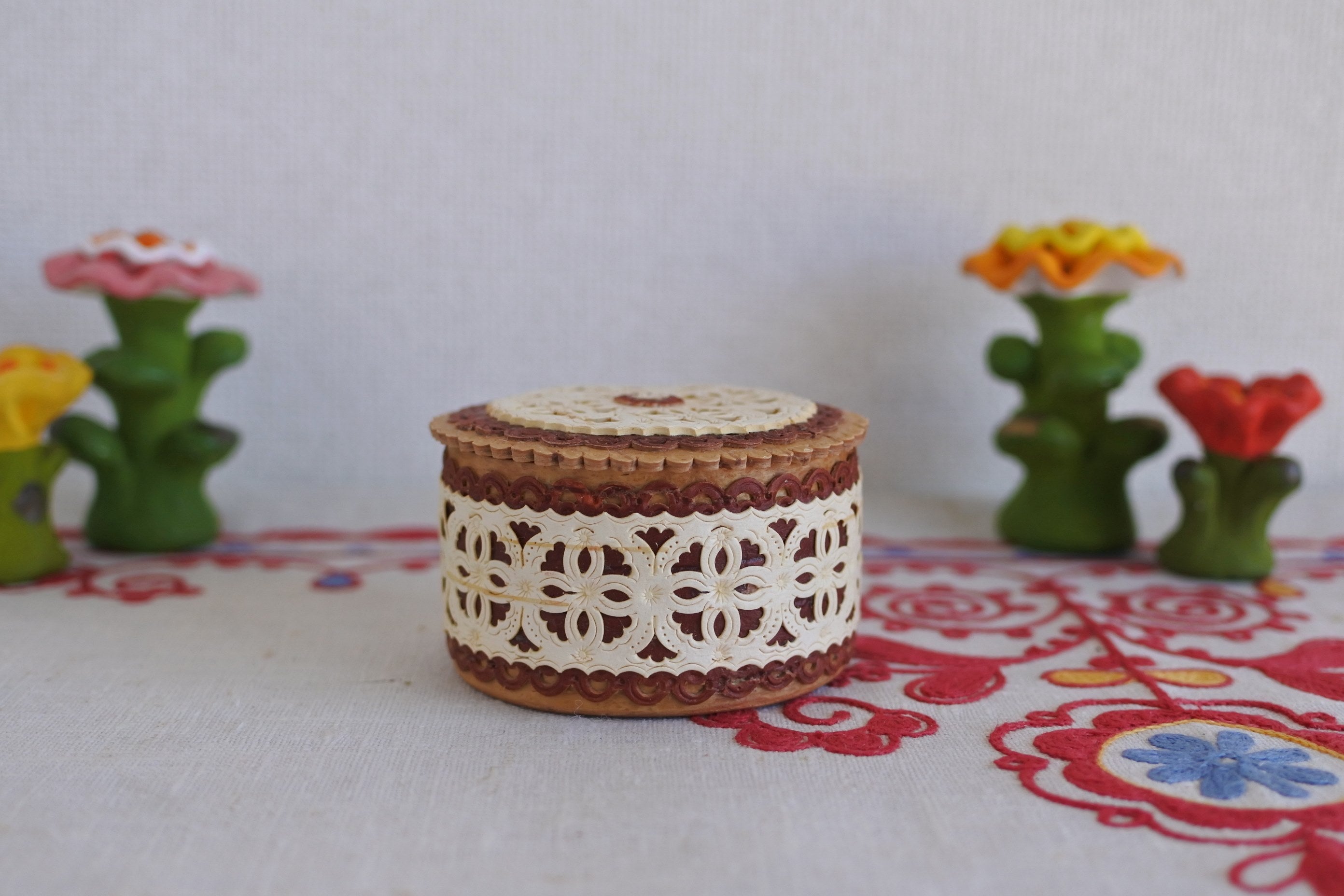 【未使用】ロシア 伝統工芸品 ベレスタ 小物入れ　白樺　北欧雑貨　民芸品　小箱 白樺細工ベレスタ 白樺樹皮 ハンドメイド ロシア民芸品 小箱